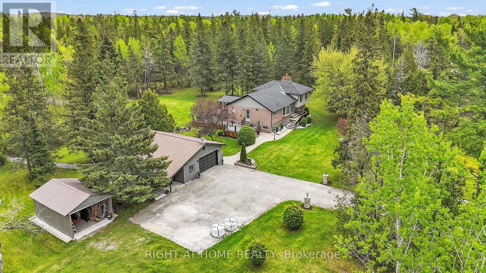 












119 STURGEON GLEN ROAD

,
Kawartha Lakes (Fenelon Falls),




Ontario
K0M1N0

