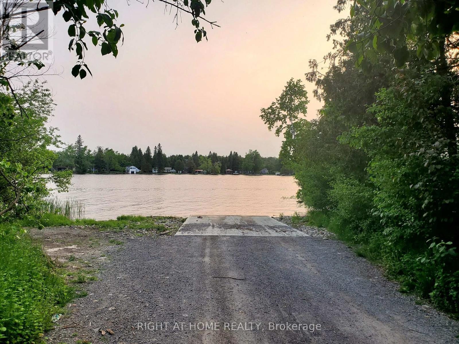 












119 STURGEON GLEN ROAD

,
Kawartha Lakes (Fenelon Falls),




Ontario
K0M1N0

