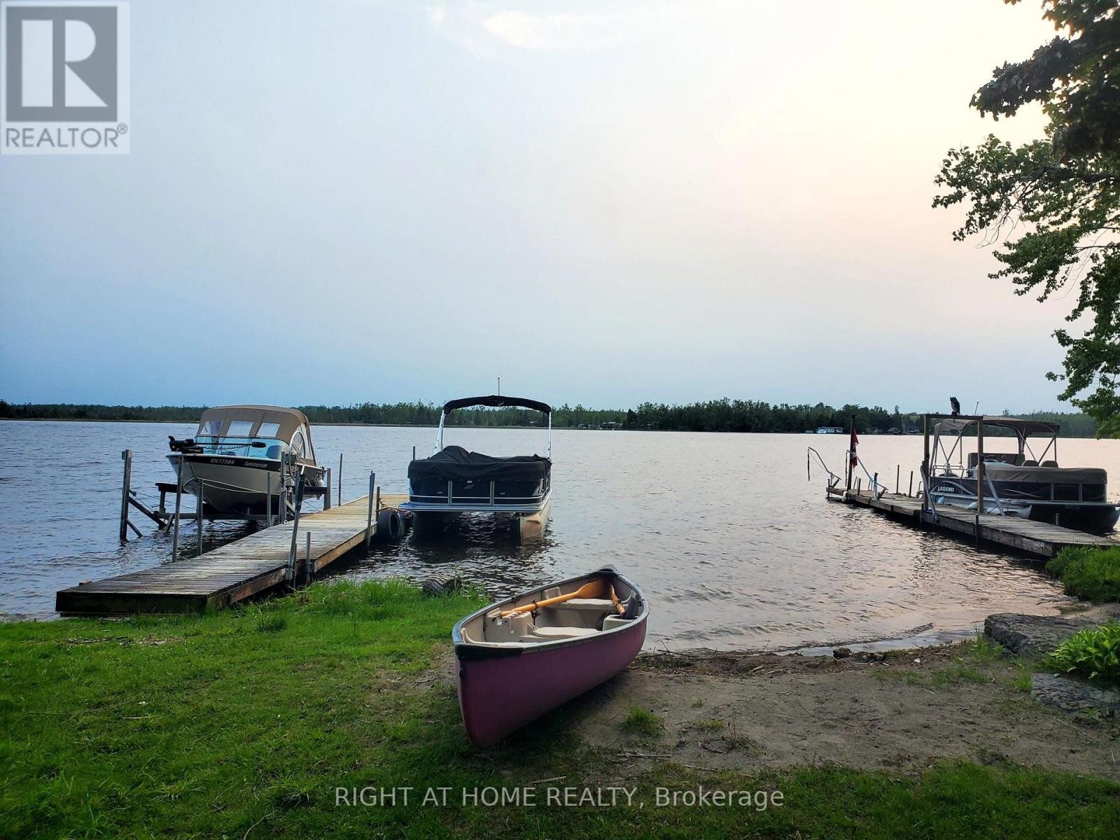 












119 STURGEON GLEN ROAD

,
Kawartha Lakes (Fenelon Falls),




Ontario
K0M1N0

