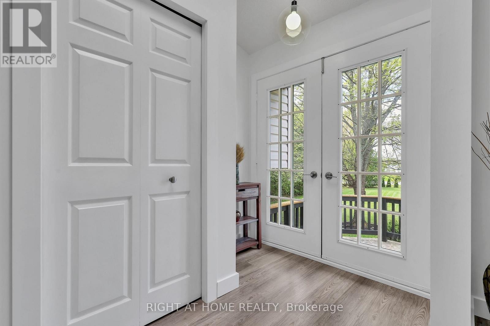 












119 STURGEON GLEN ROAD

,
Kawartha Lakes (Fenelon Falls),




Ontario
K0M1N0

