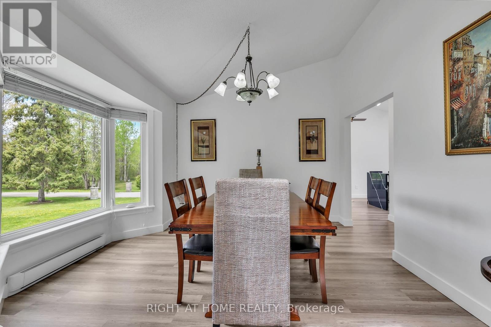 












119 STURGEON GLEN ROAD

,
Kawartha Lakes (Fenelon Falls),




Ontario
K0M1N0

