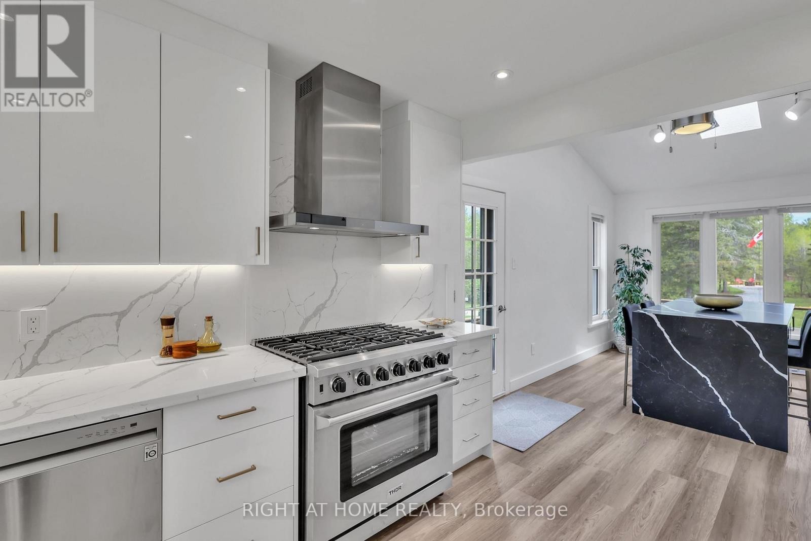 












119 STURGEON GLEN ROAD

,
Kawartha Lakes (Fenelon Falls),




Ontario
K0M1N0

