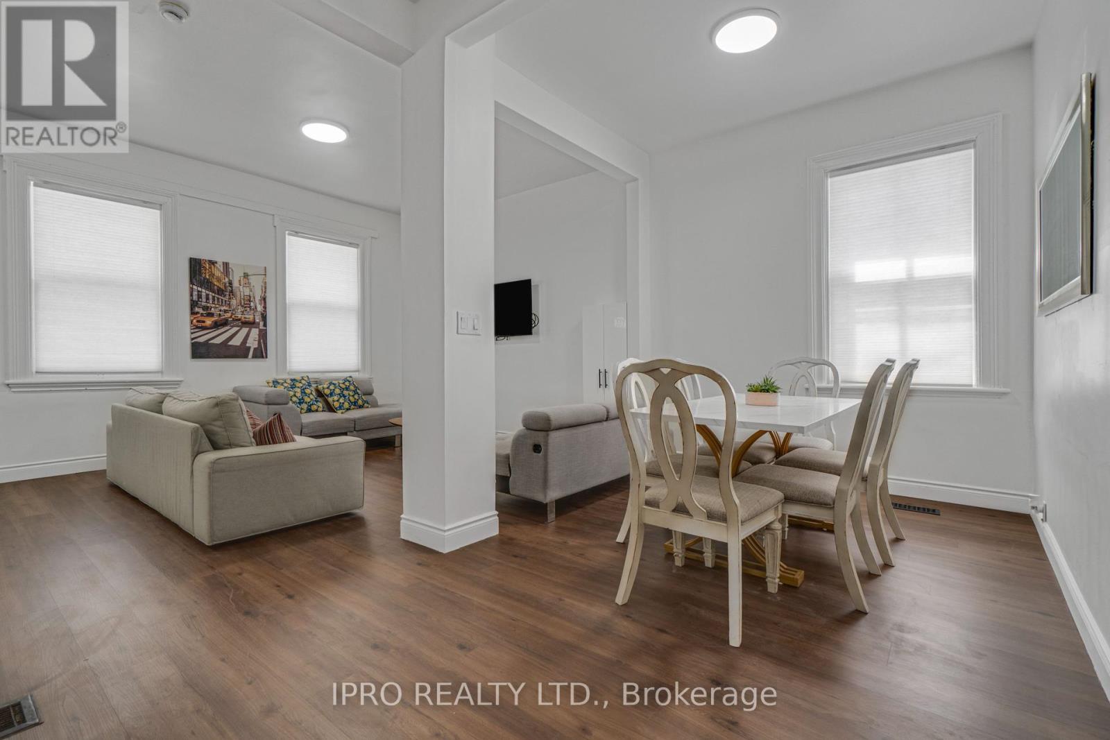 












368 SIMCOE STREET

,
London East (East K),




Ontario
N6B1J7

