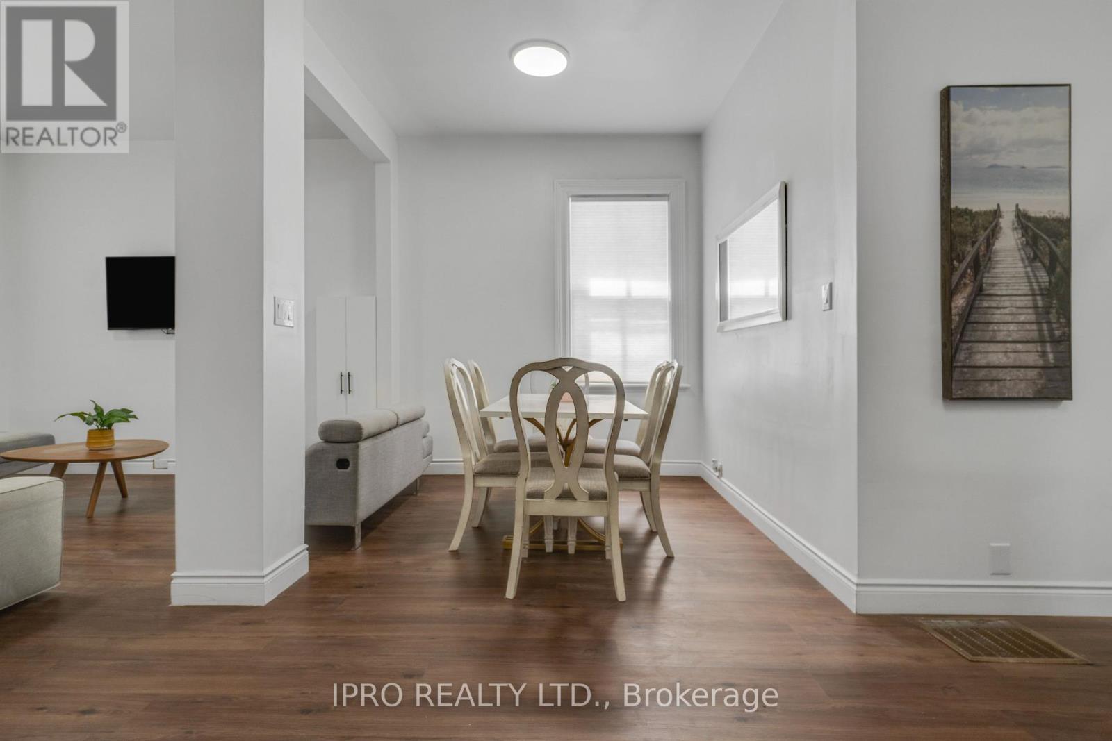 












368 SIMCOE STREET

,
London East (East K),




Ontario
N6B1J7

