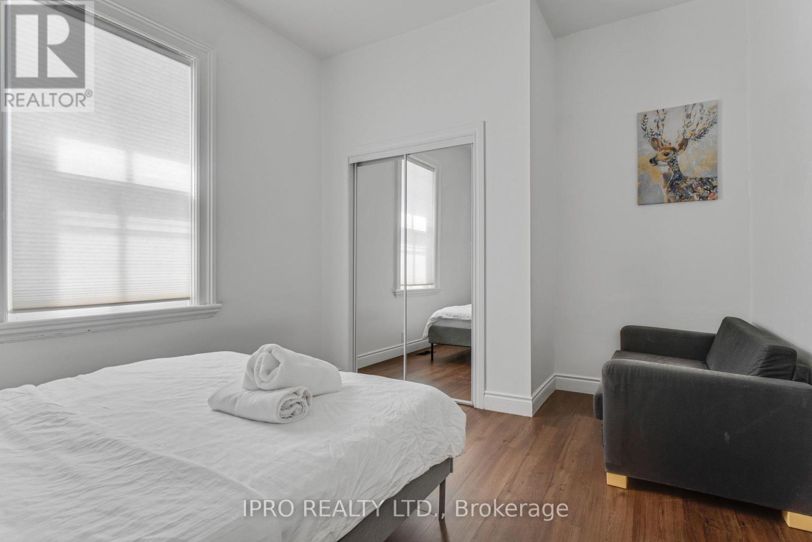 












368 SIMCOE STREET

,
London East (East K),




Ontario
N6B1J7

