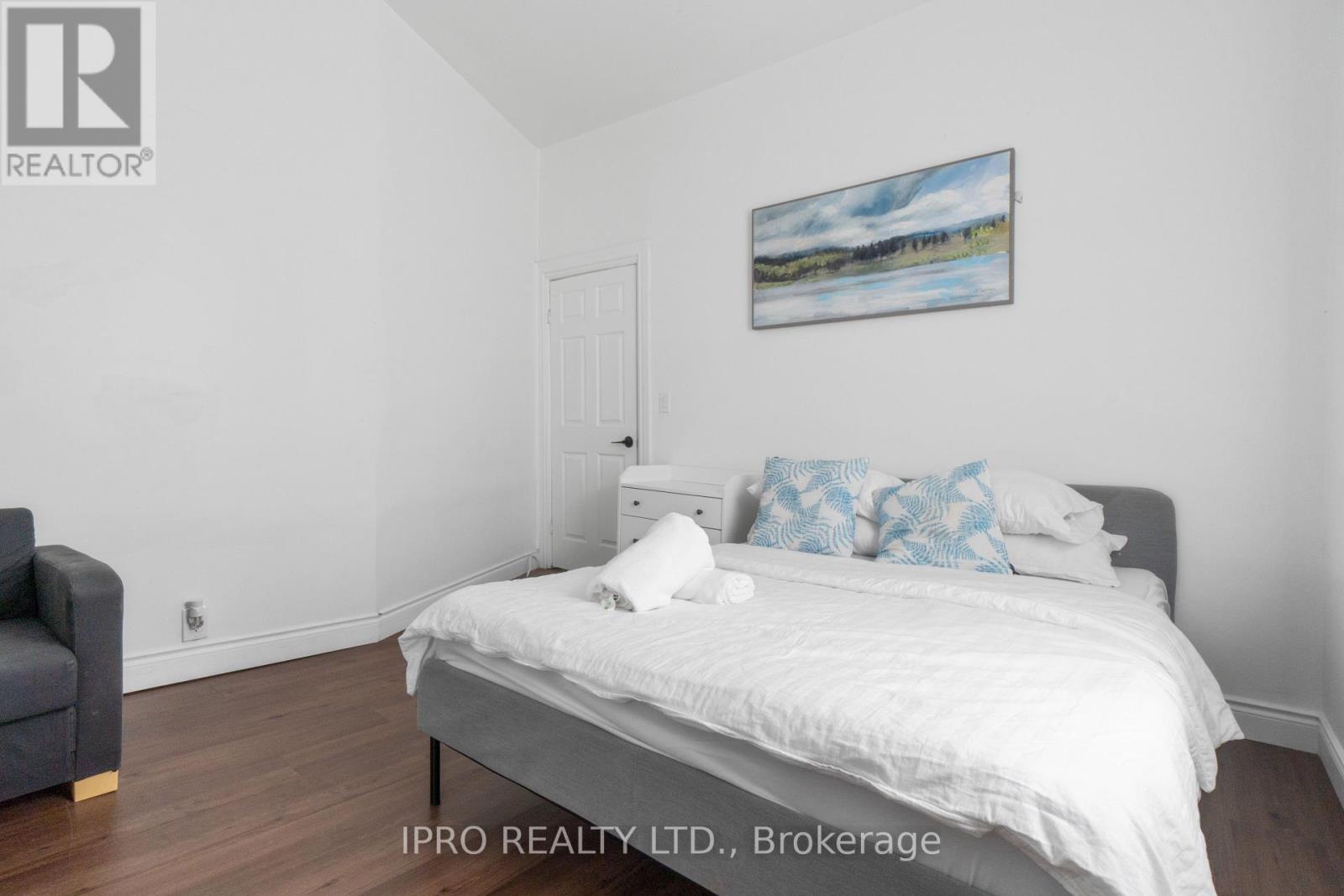 












368 SIMCOE STREET

,
London East (East K),




Ontario
N6B1J7

