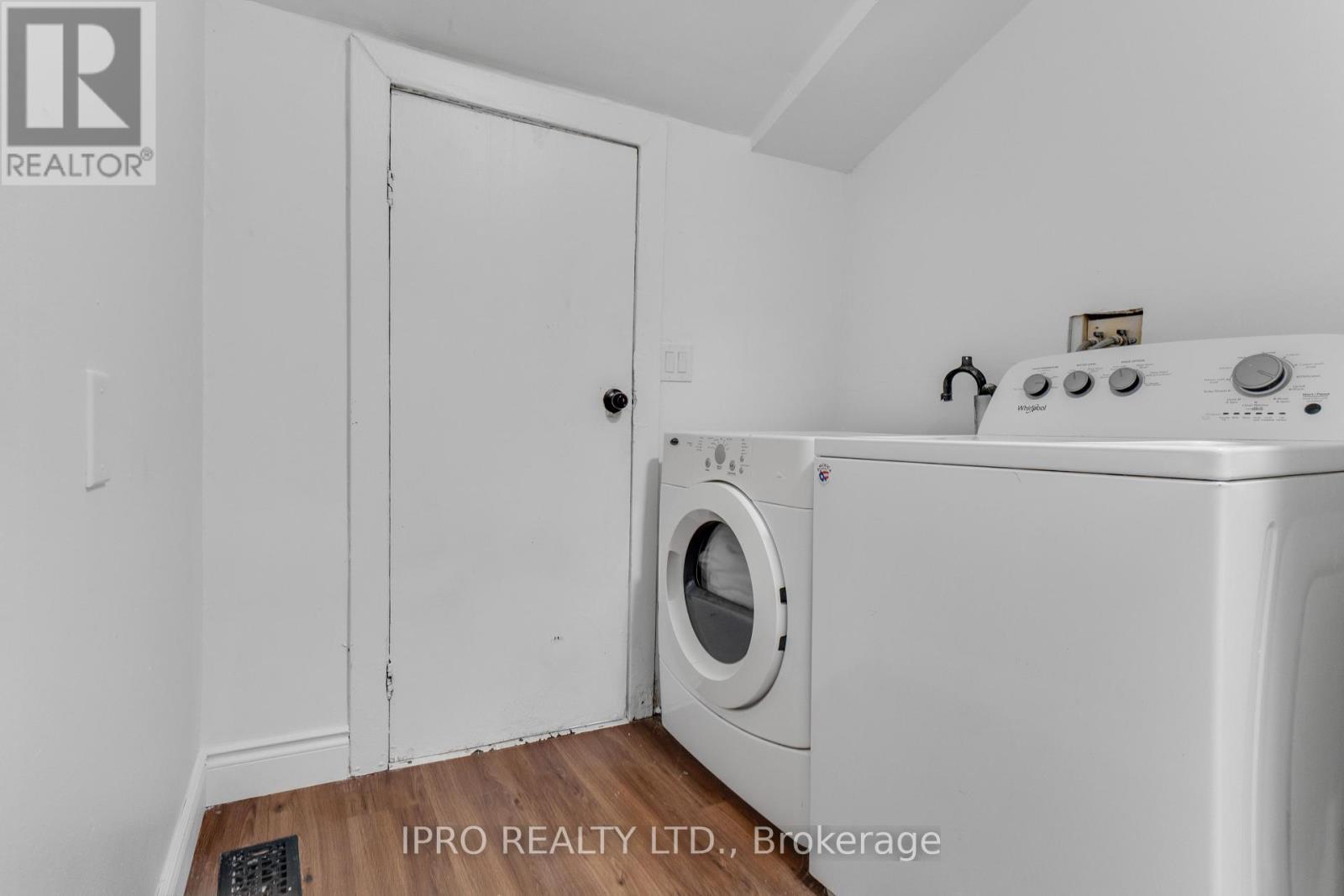 












368 SIMCOE STREET

,
London East (East K),




Ontario
N6B1J7

