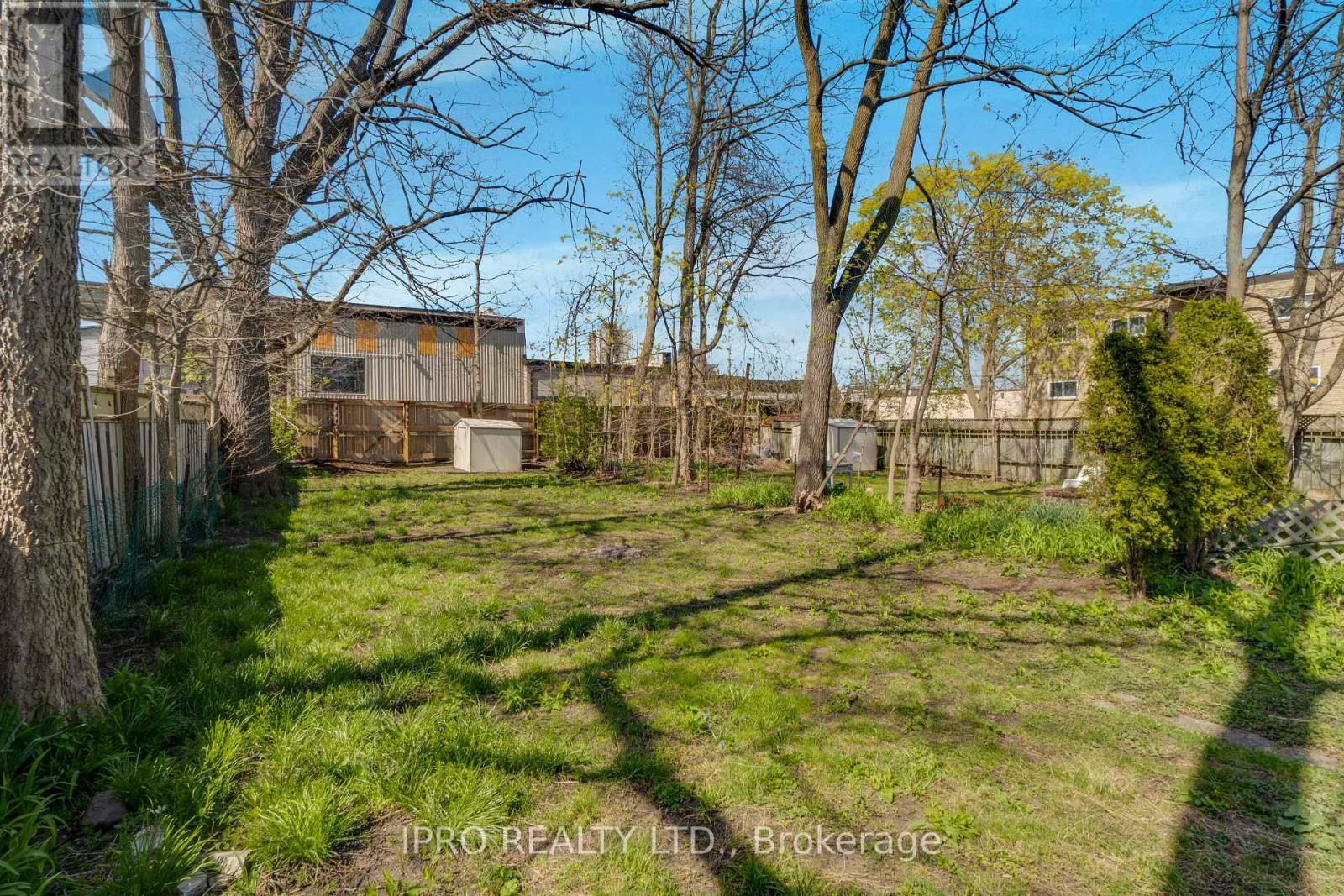 












368 SIMCOE STREET

,
London East (East K),




Ontario
N6B1J7

