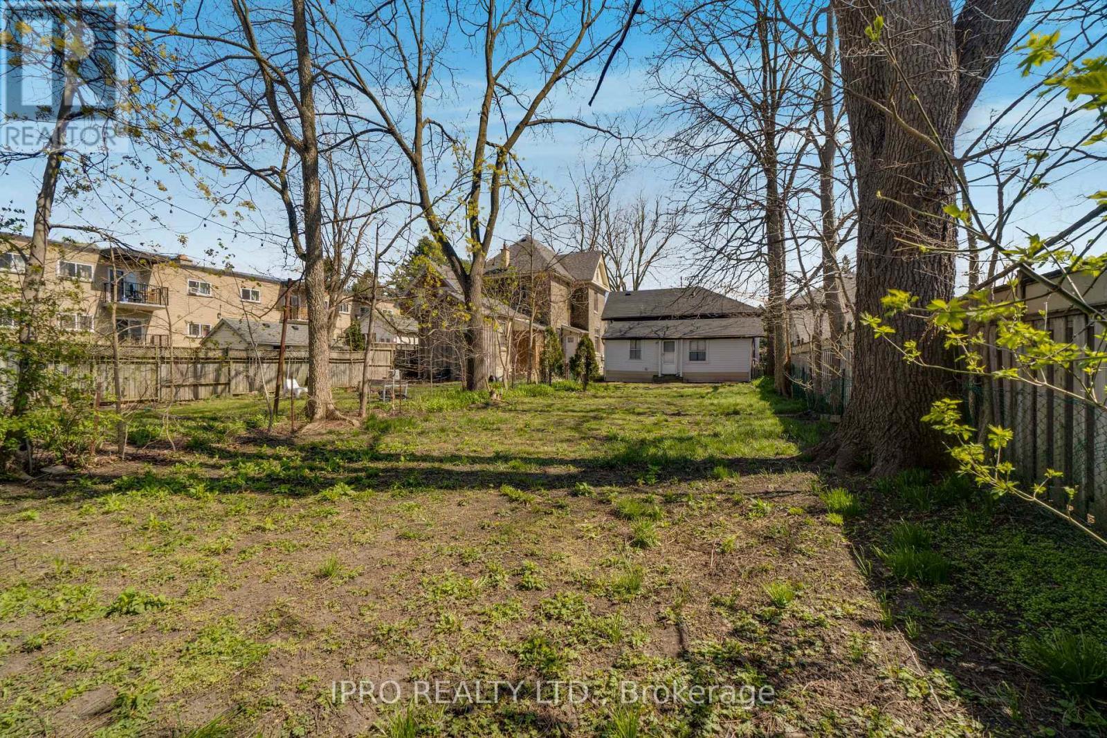 












368 SIMCOE STREET

,
London East (East K),




Ontario
N6B1J7

