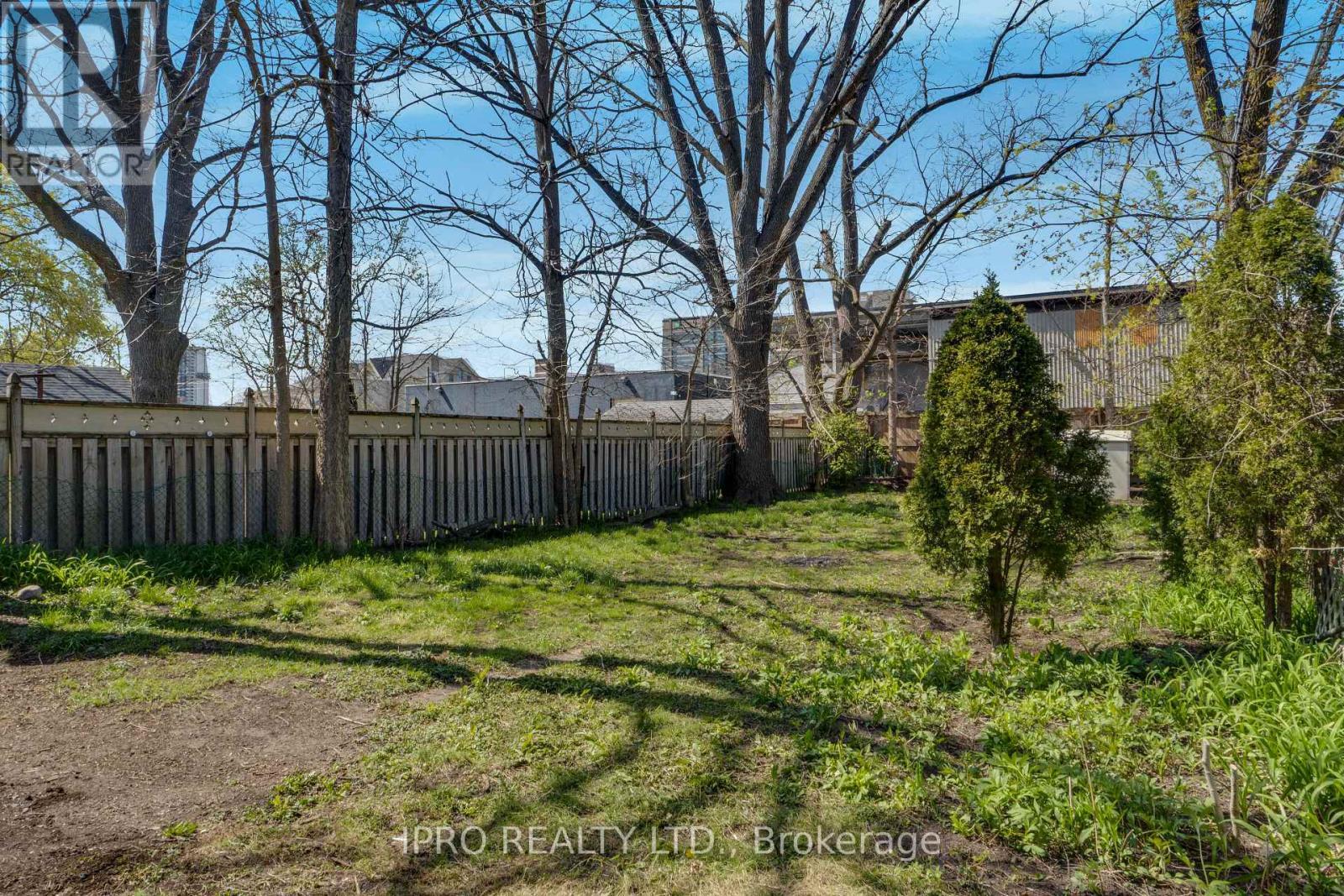 












368 SIMCOE STREET

,
London East (East K),




Ontario
N6B1J7

