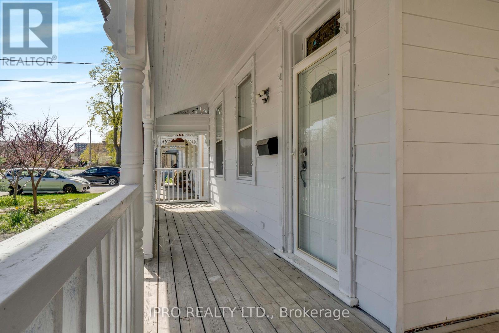 












368 SIMCOE STREET

,
London East (East K),




Ontario
N6B1J7

