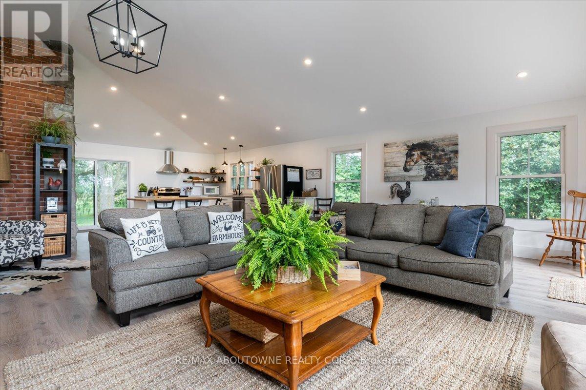 












674217 HURONTARIO STREET

,
Mono,




Ontario
L9W5R9

