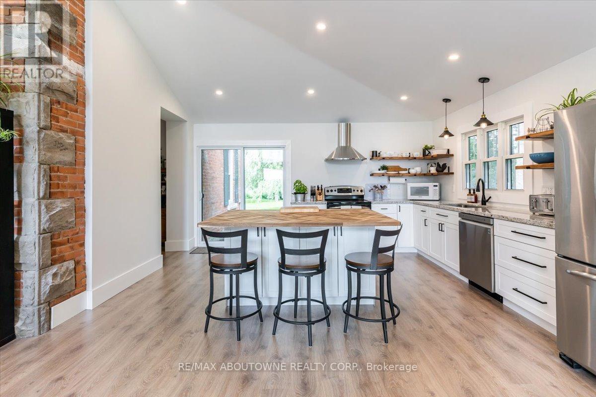 












674217 HURONTARIO STREET

,
Mono,




Ontario
L9W5R9


