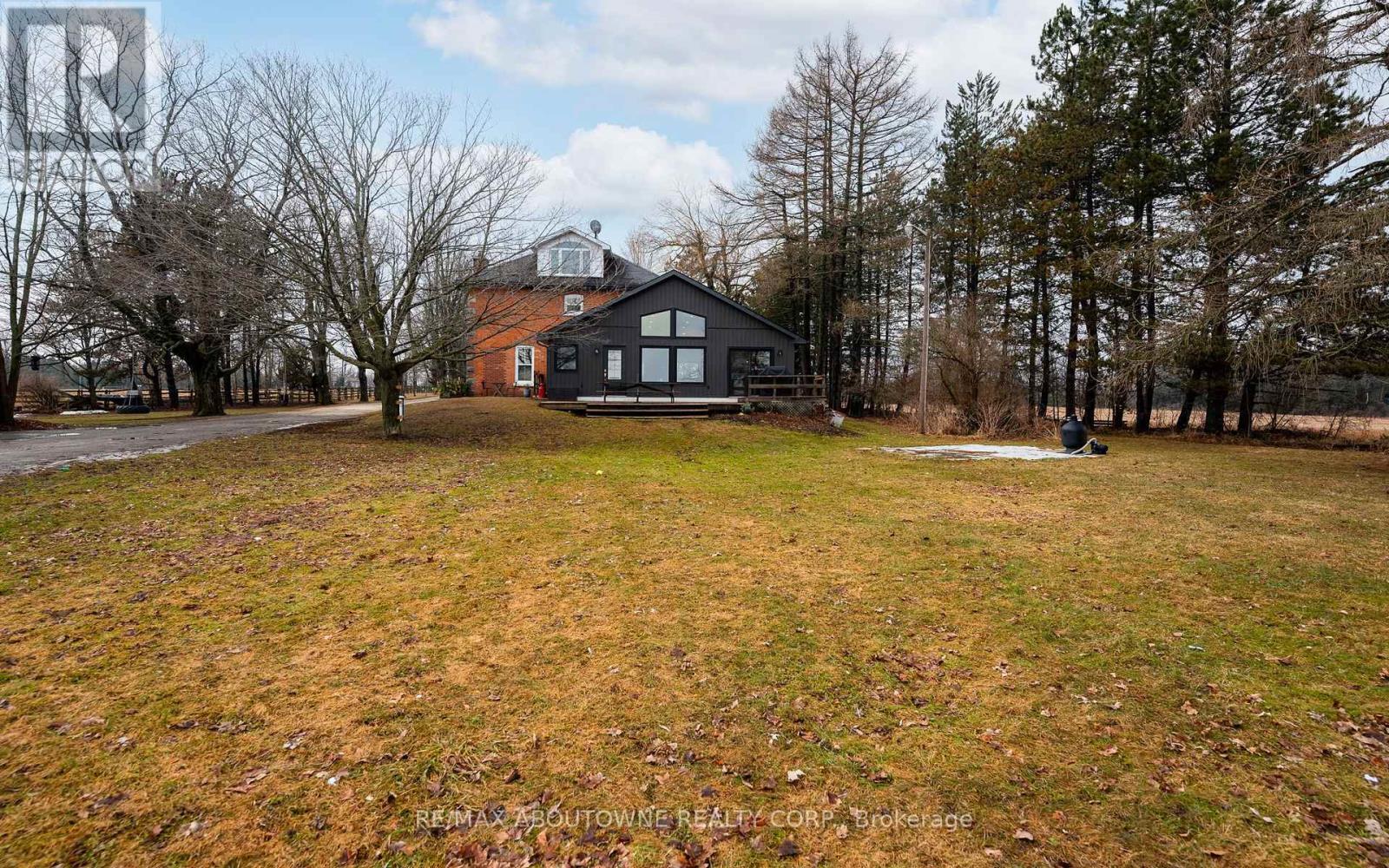 












674217 HURONTARIO STREET

,
Mono,




Ontario
L9W5R9

