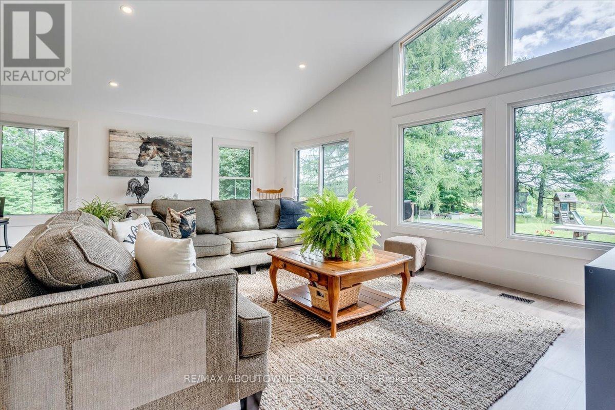 












674217 HURONTARIO STREET

,
Mono,




Ontario
L9W5R9

