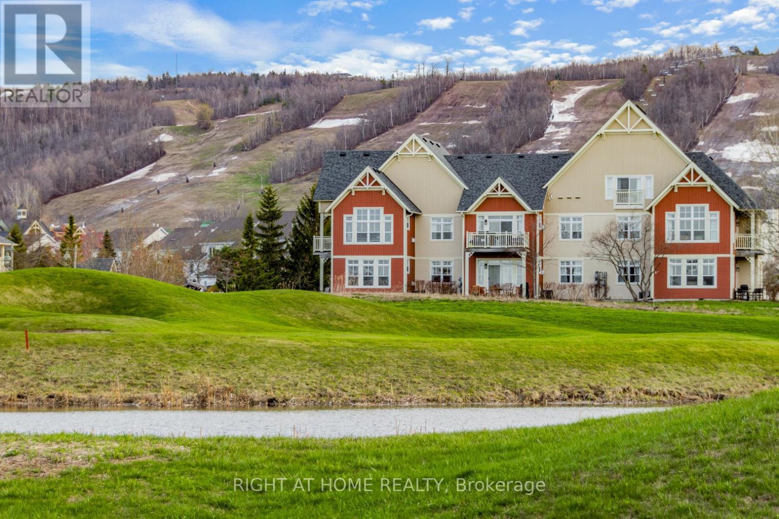 












229 - 130 FAIRWAY COURT

,
Blue Mountains,




Ontario
N3W1Y1

