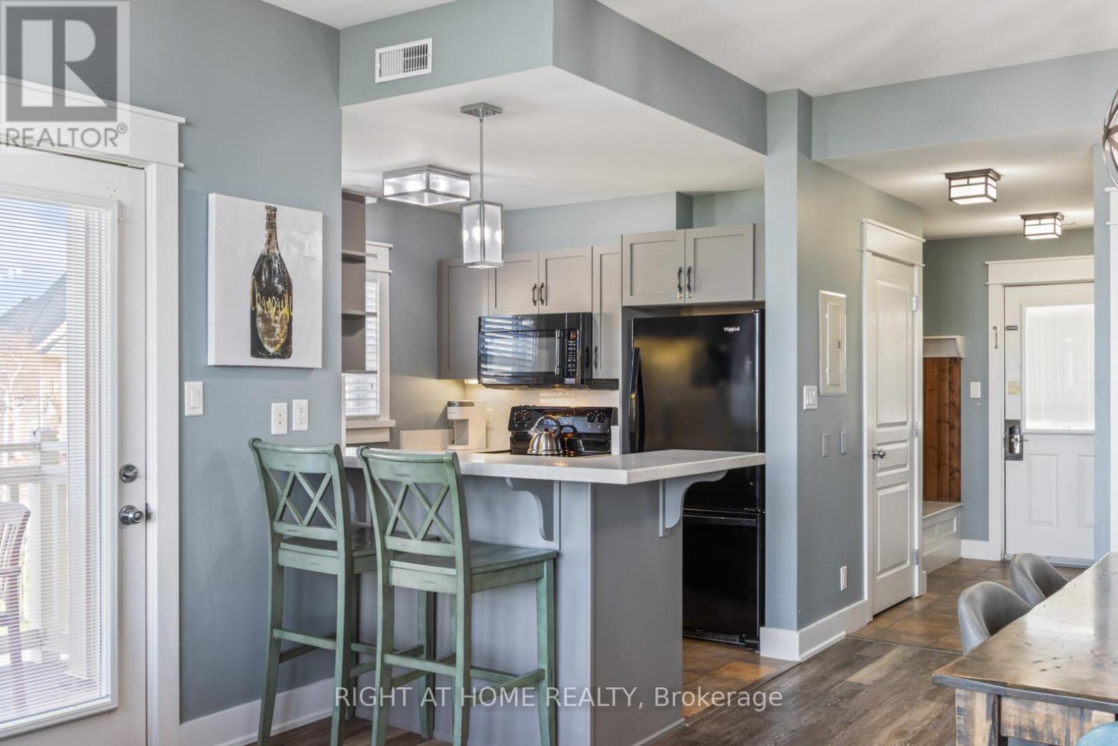 












229 - 130 FAIRWAY COURT

,
Blue Mountains,




Ontario
N3W1Y1

