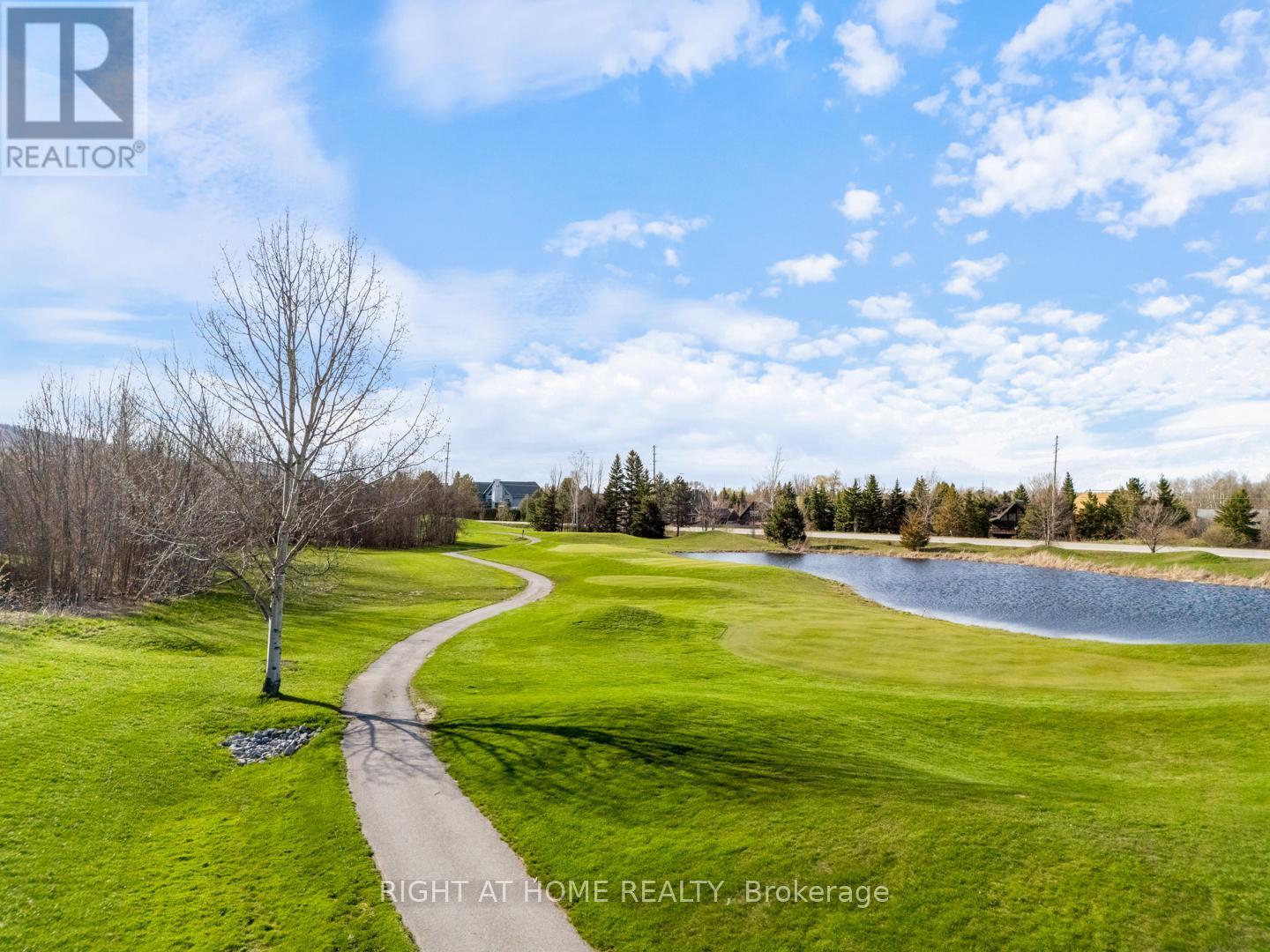 












229 - 130 FAIRWAY COURT

,
Blue Mountains,




Ontario
N3W1Y1

