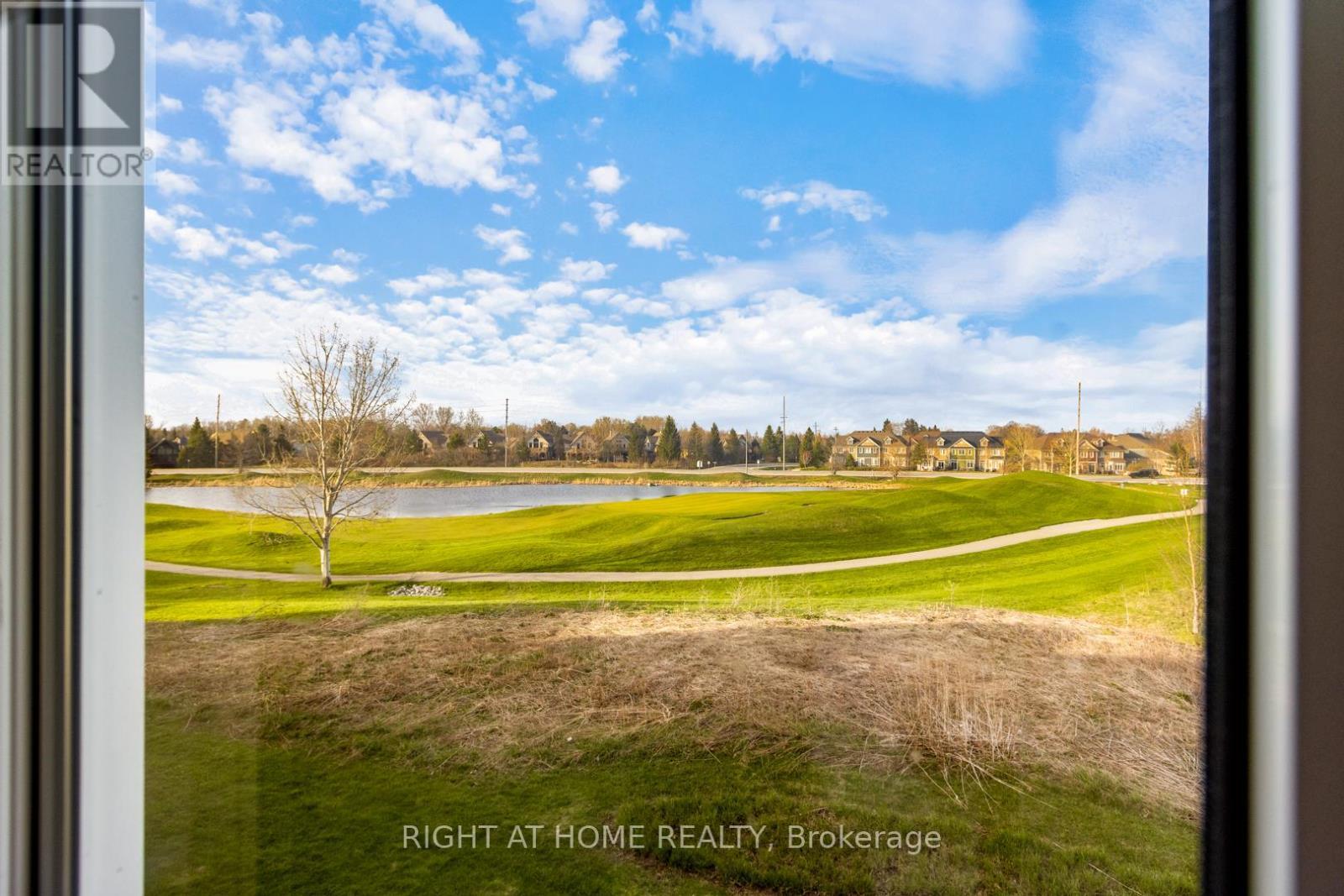 












229 - 130 FAIRWAY COURT

,
Blue Mountains,




Ontario
N3W1Y1

