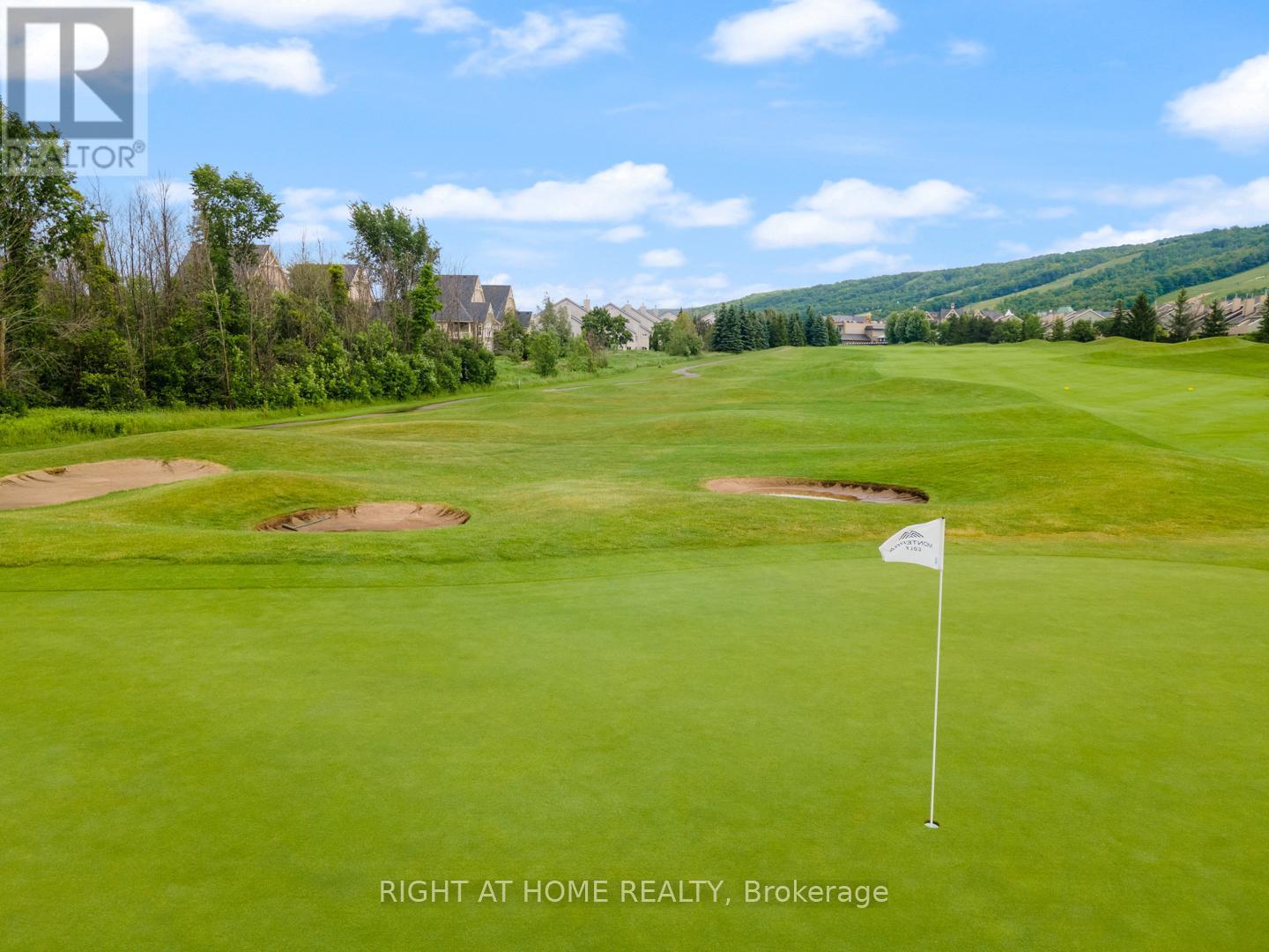 












229 - 130 FAIRWAY COURT

,
Blue Mountains,




Ontario
N3W1Y1

