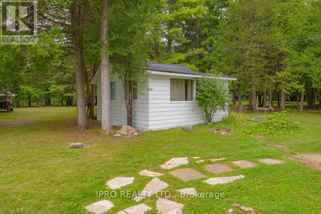 












27 FIRE ROUTE 103G

,
Trent Lakes,




Ontario
K0M1A0

