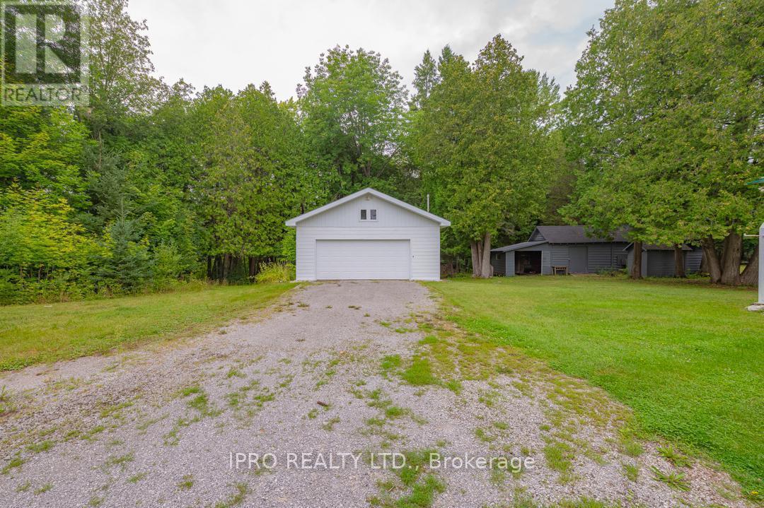 












27 FIRE ROUTE 103G

,
Trent Lakes,




Ontario
K0M1A0

