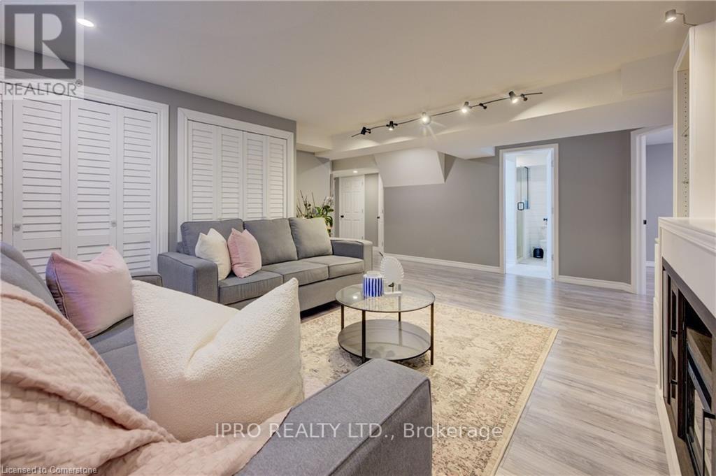 












298 TREMAINE CRESCENT

,
Kitchener,




Ontario
N2A4L8

