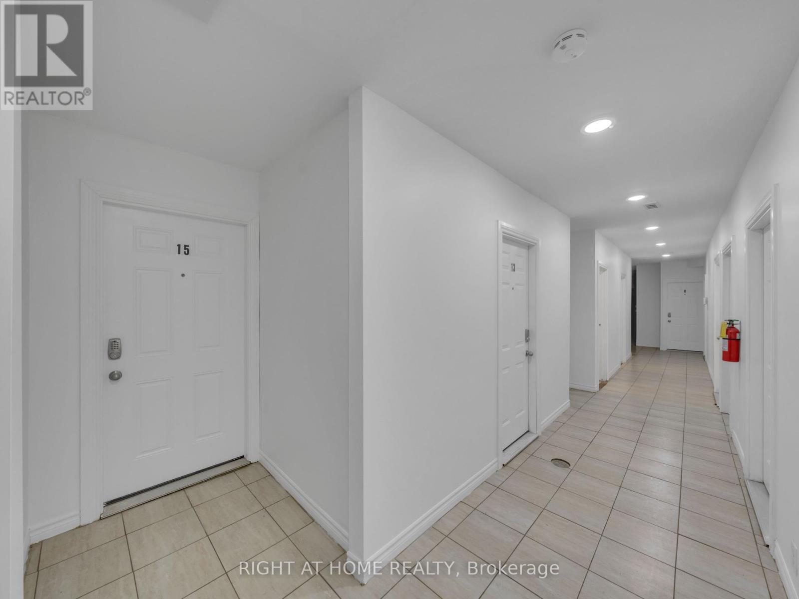 












279 DROUILLARD ROAD

,
Windsor,




Ontario
N8Y2P4

