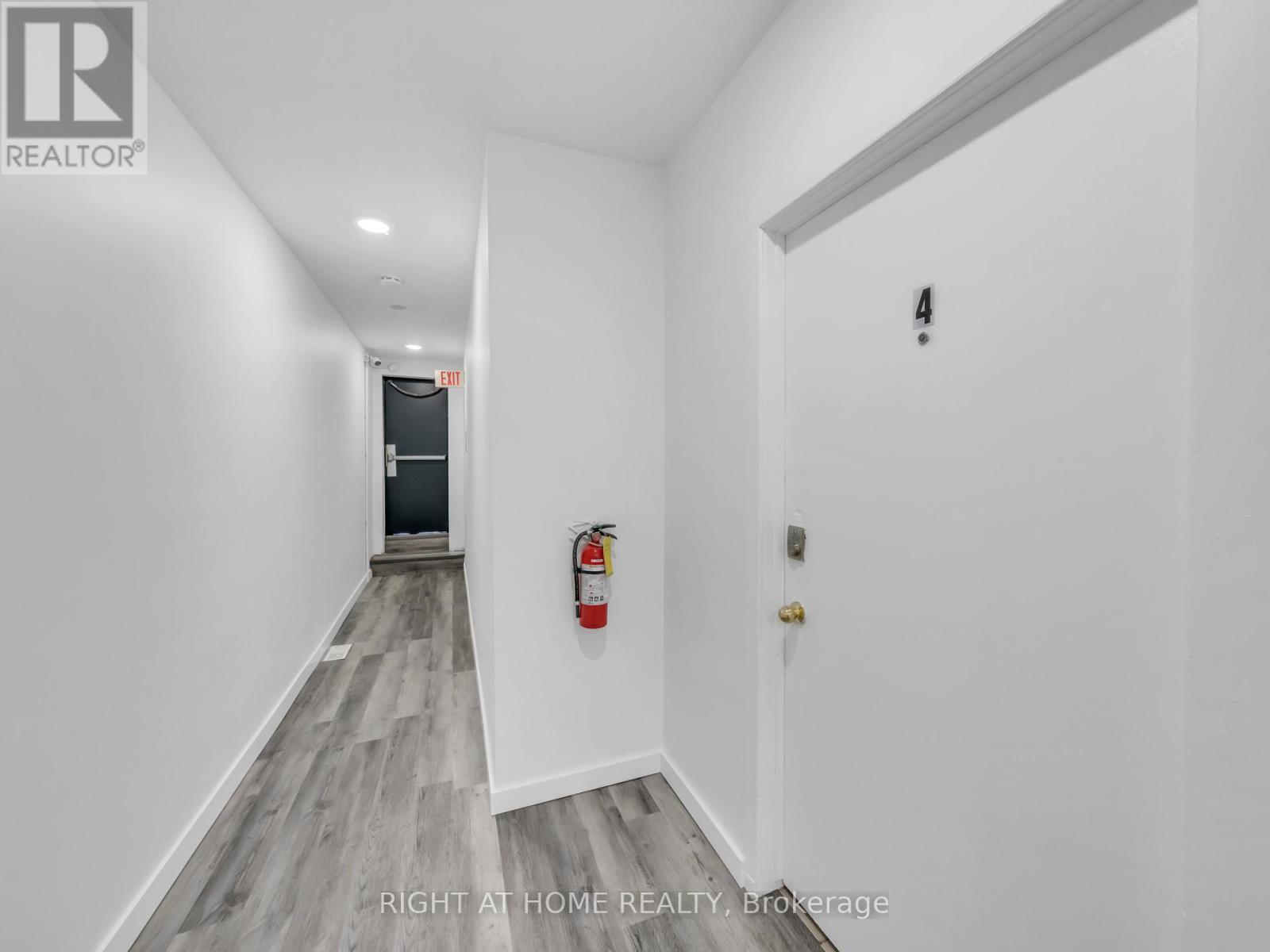 












279 DROUILLARD ROAD

,
Windsor,




Ontario
N8Y2P4

