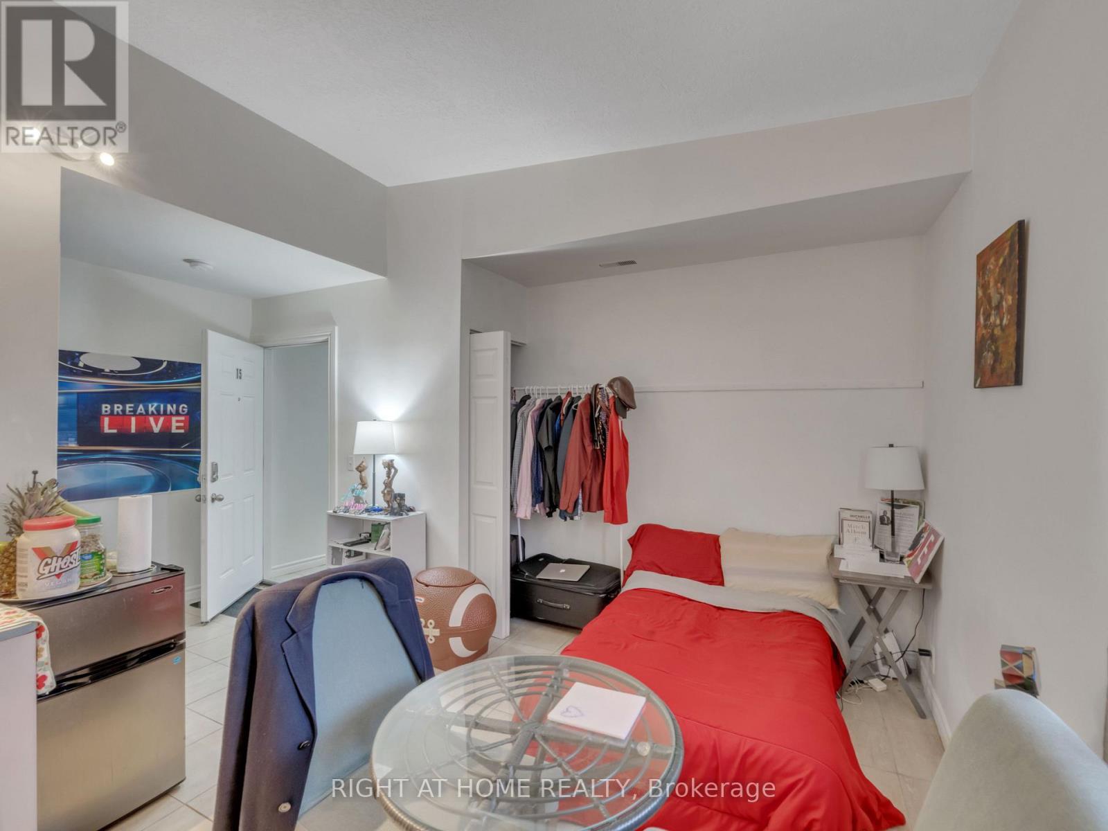 












279 DROUILLARD ROAD

,
Windsor,




Ontario
N8Y2P4

