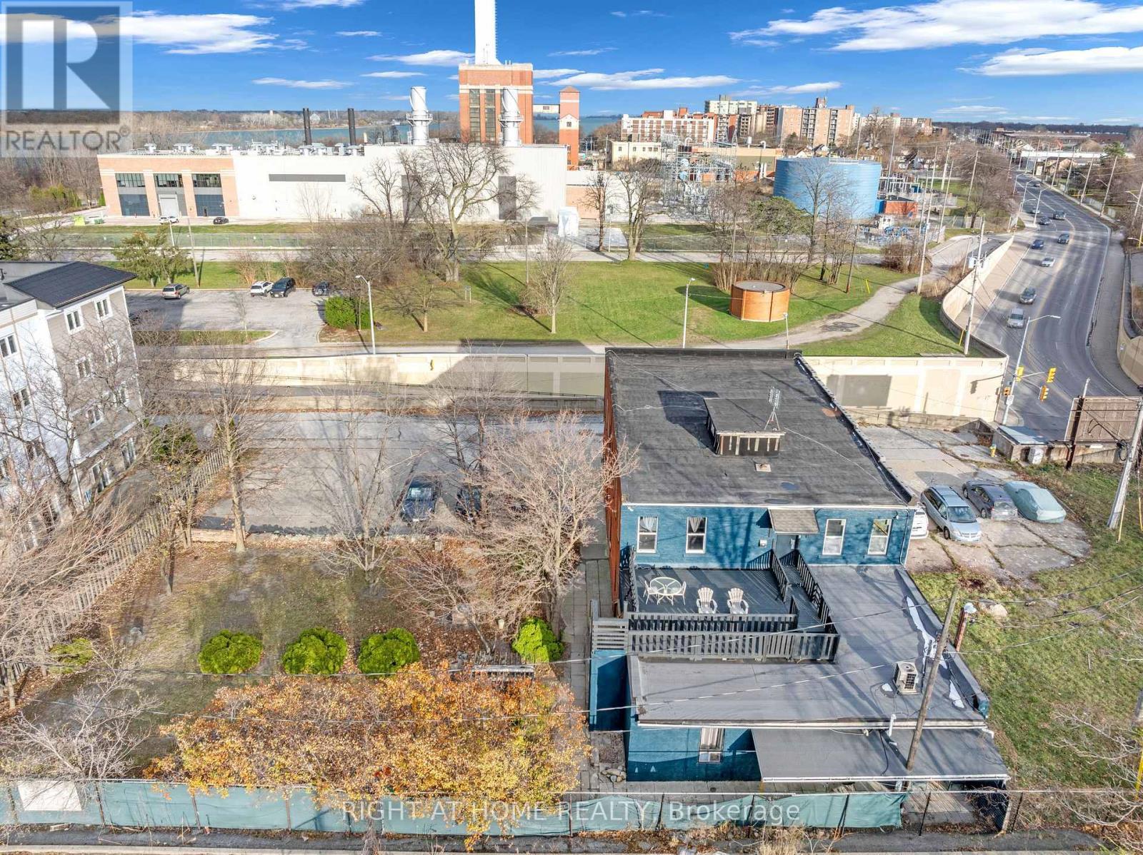 












279 DROUILLARD ROAD

,
Windsor,




Ontario
N8Y2P4


