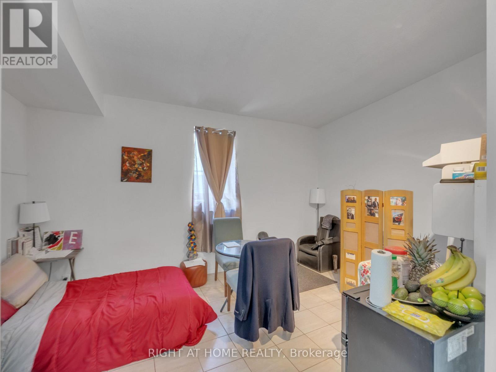 












279 DROUILLARD ROAD

,
Windsor,




Ontario
N8Y2P4

