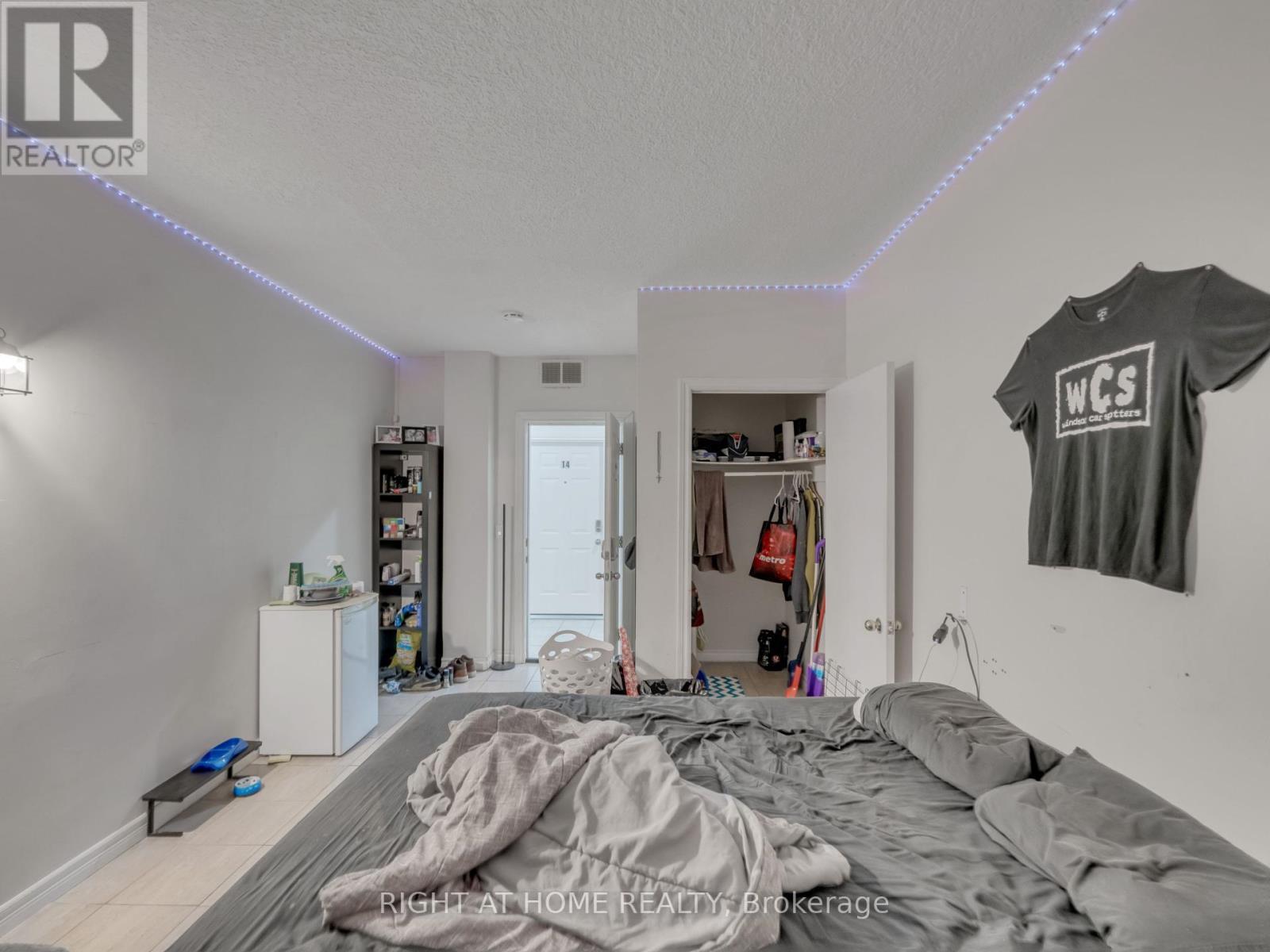 












279 DROUILLARD ROAD

,
Windsor,




Ontario
N8Y2P4

