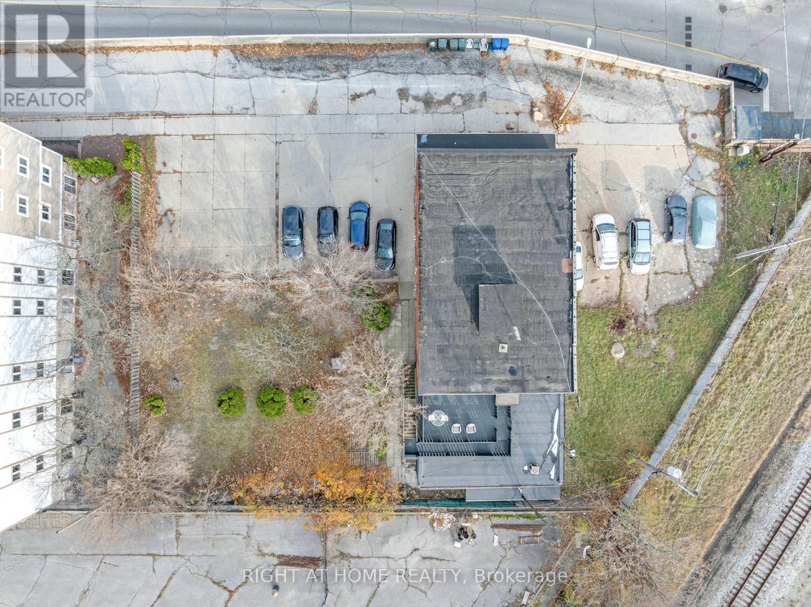 












279 DROUILLARD ROAD

,
Windsor,




Ontario
N8Y2P4

