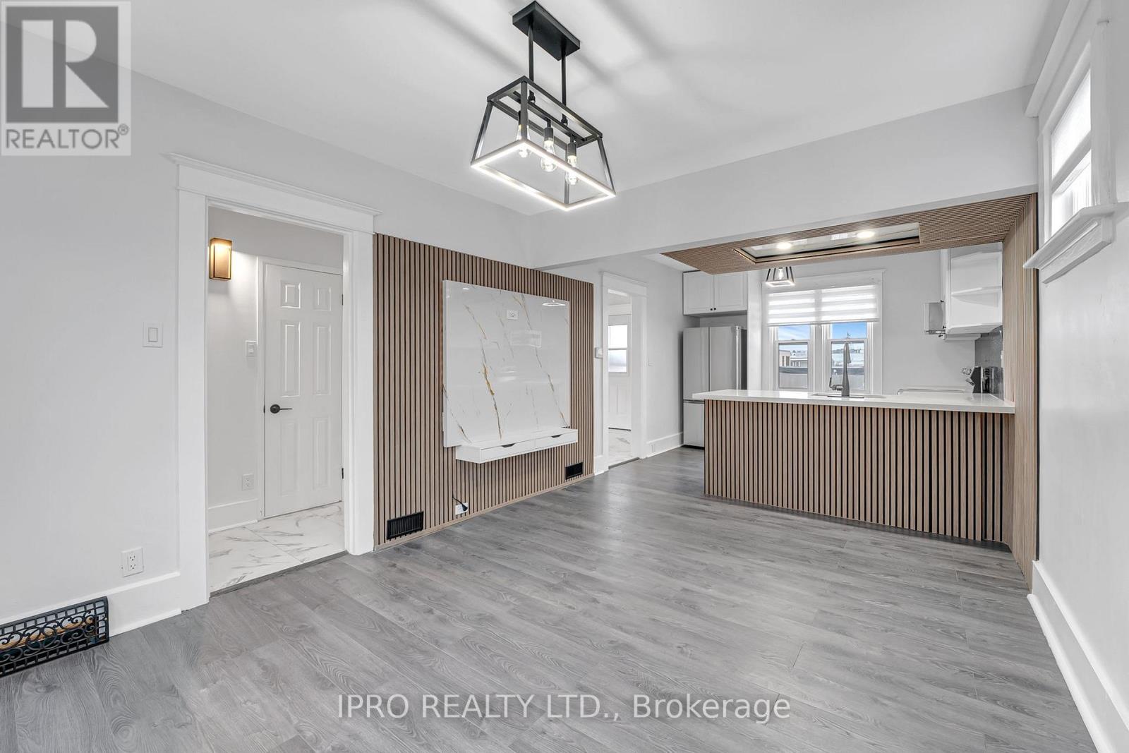 












436 COURTLAND AVENUE E

,
Kitchener,




Ontario
N2G2W4

