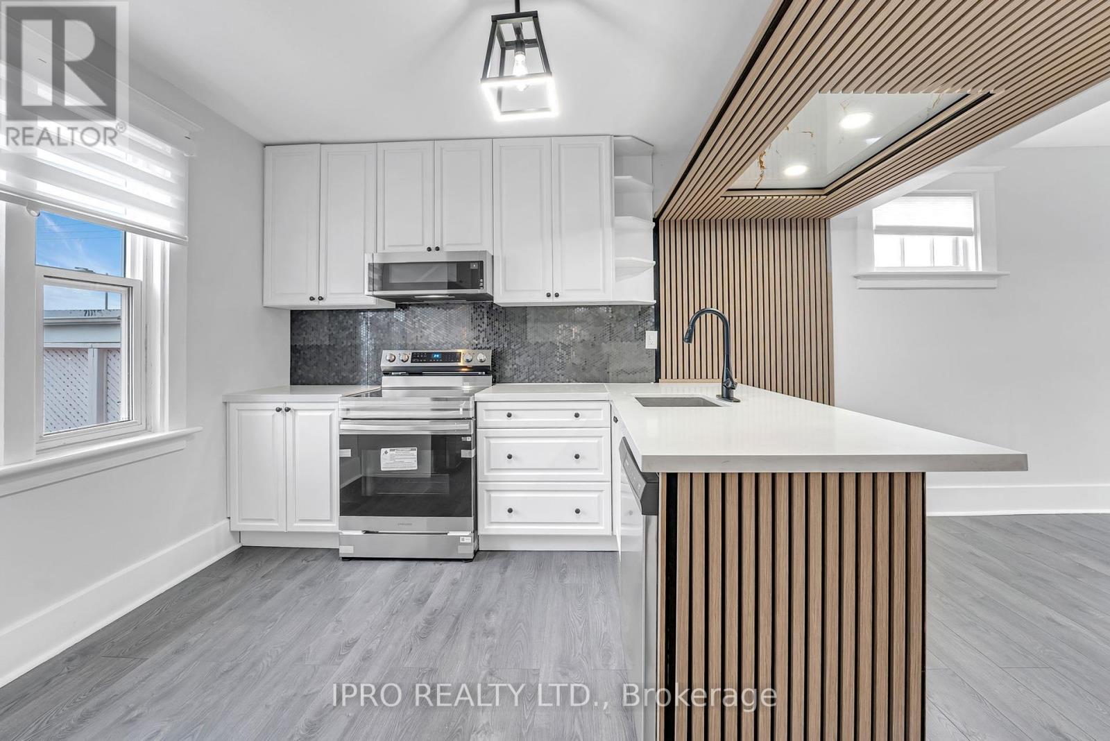 












436 COURTLAND AVENUE E

,
Kitchener,




Ontario
N2G2W4

