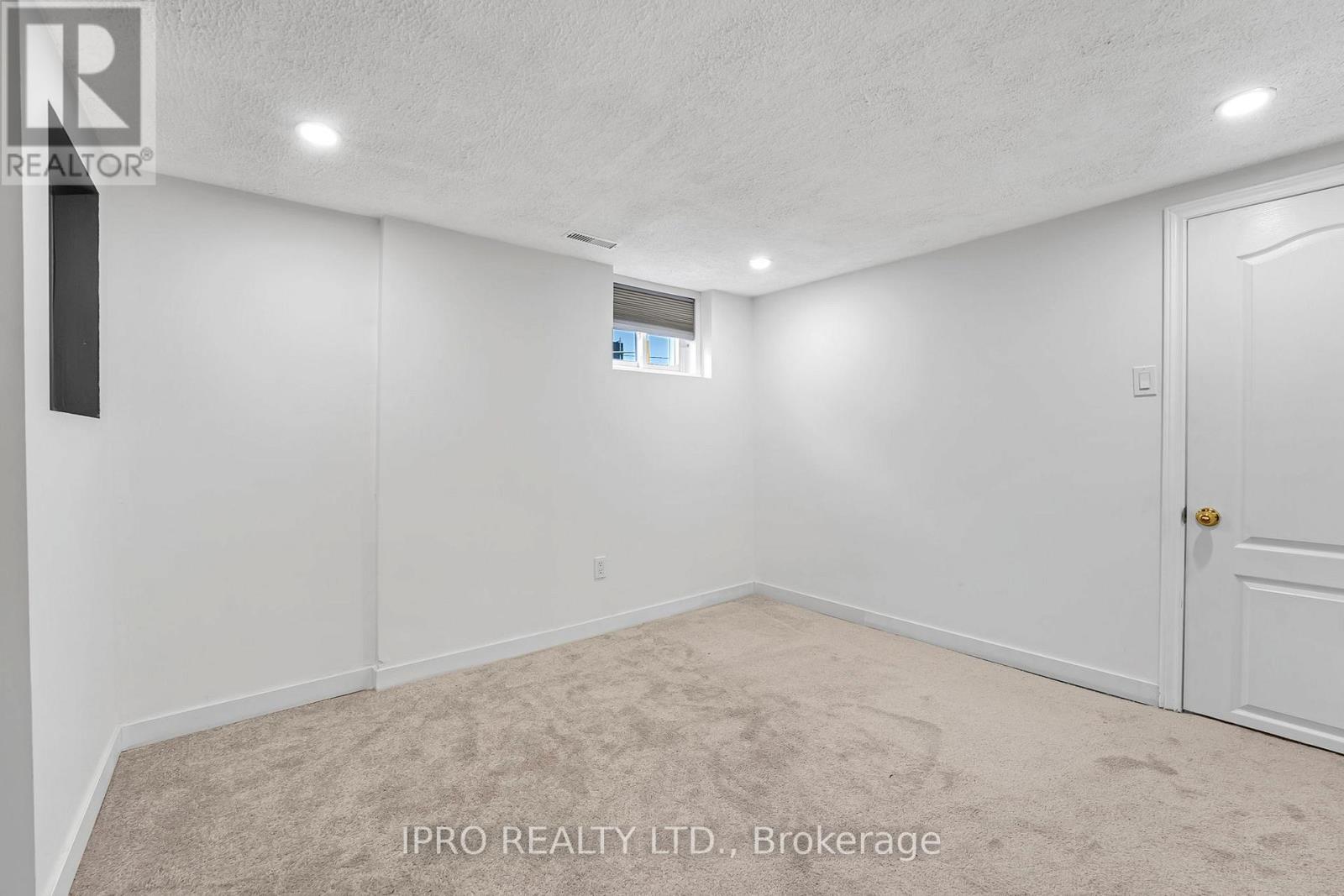 












436 COURTLAND AVENUE E

,
Kitchener,




Ontario
N2G2W4

