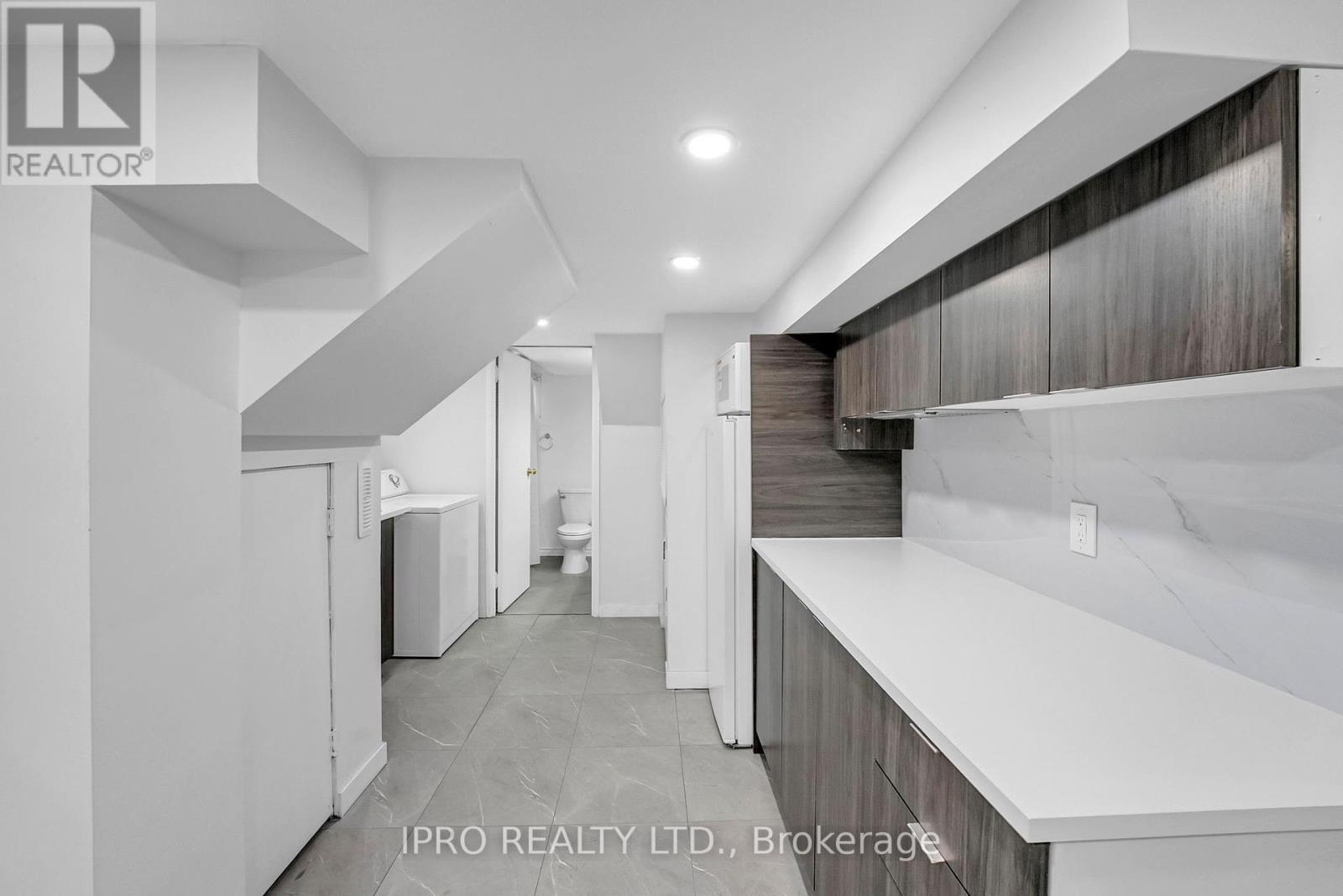 












436 COURTLAND AVENUE E

,
Kitchener,




Ontario
N2G2W4

