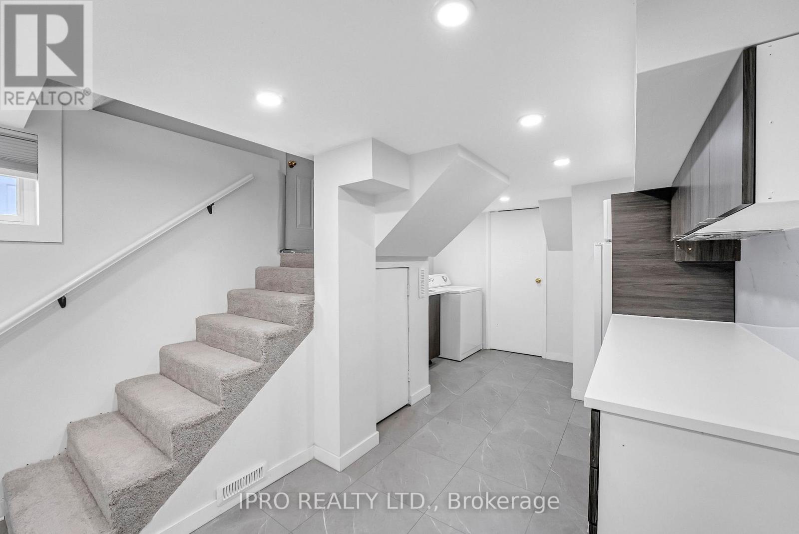 












436 COURTLAND AVENUE E

,
Kitchener,




Ontario
N2G2W4


