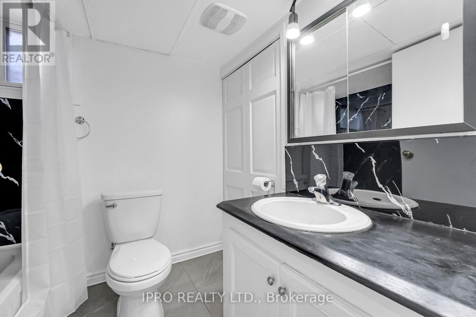 












436 COURTLAND AVENUE E

,
Kitchener,




Ontario
N2G2W4

