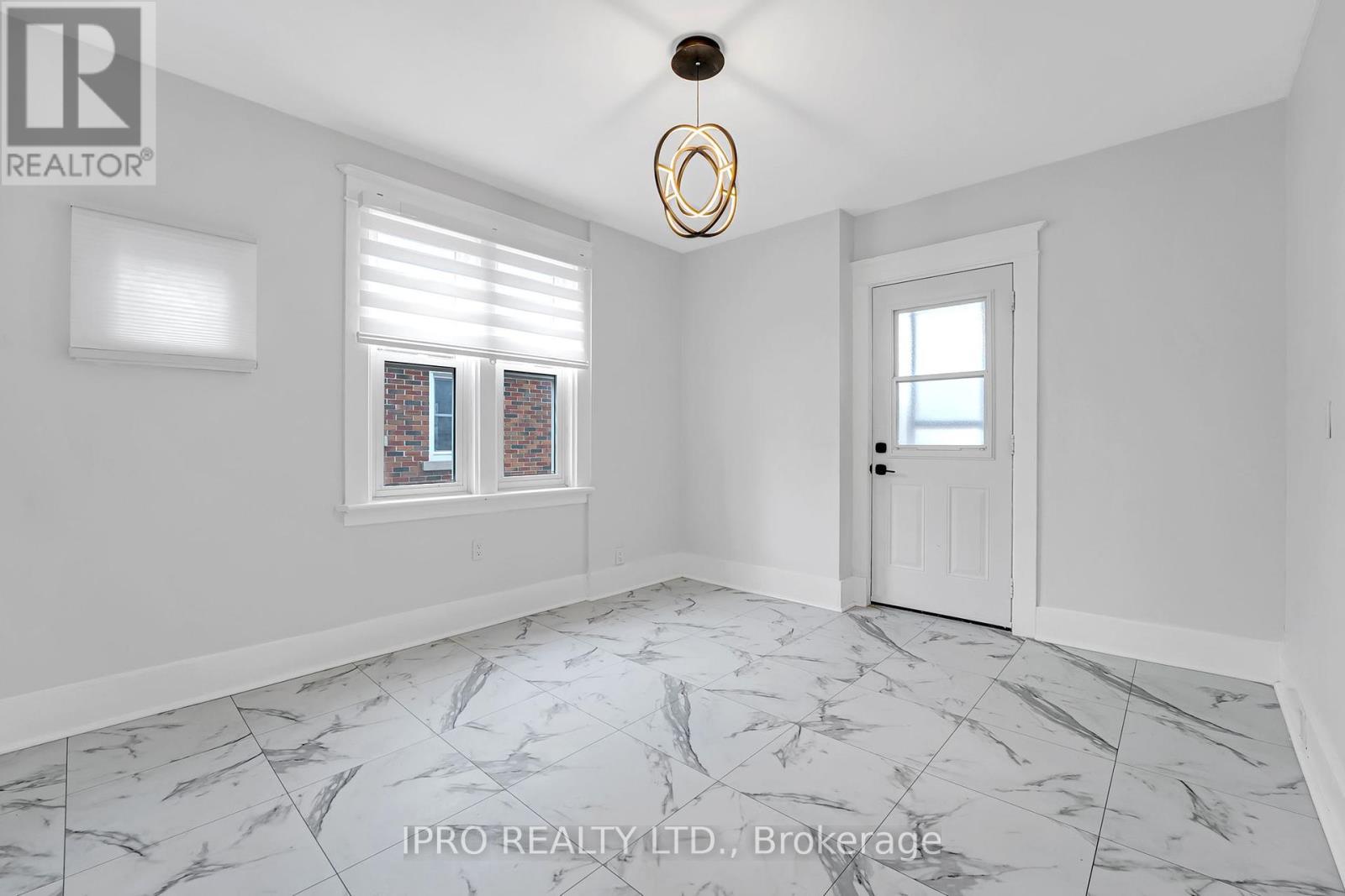 












436 COURTLAND AVENUE E

,
Kitchener,




Ontario
N2G2W4

