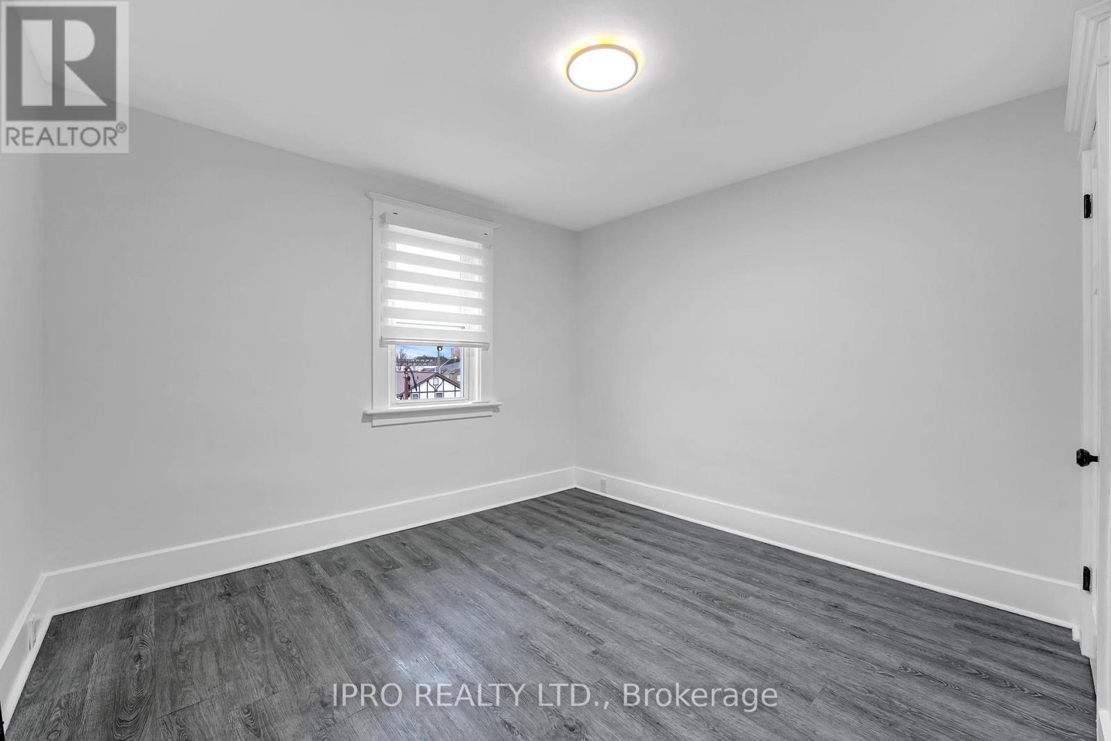 












436 COURTLAND AVENUE E

,
Kitchener,




Ontario
N2G2W4

