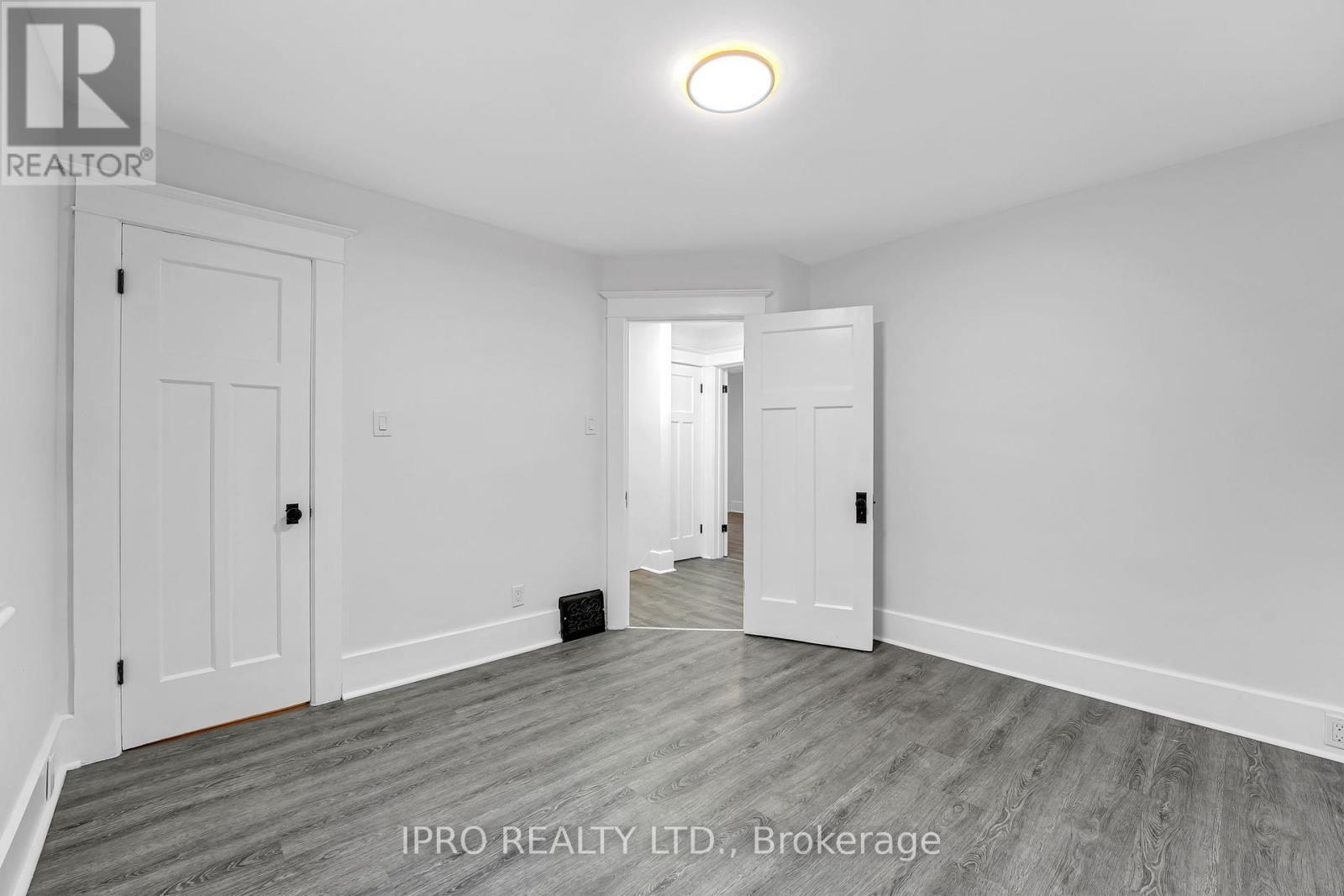 












436 COURTLAND AVENUE E

,
Kitchener,




Ontario
N2G2W4

