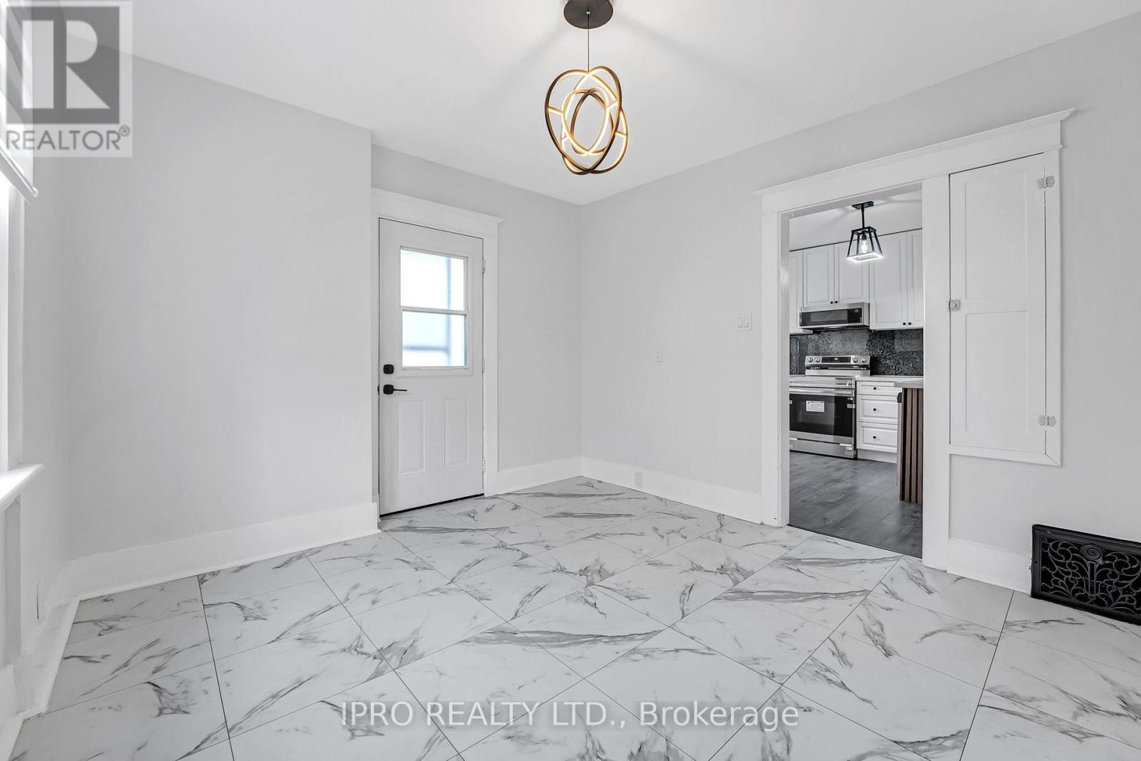 












436 COURTLAND AVENUE E

,
Kitchener,




Ontario
N2G2W4

