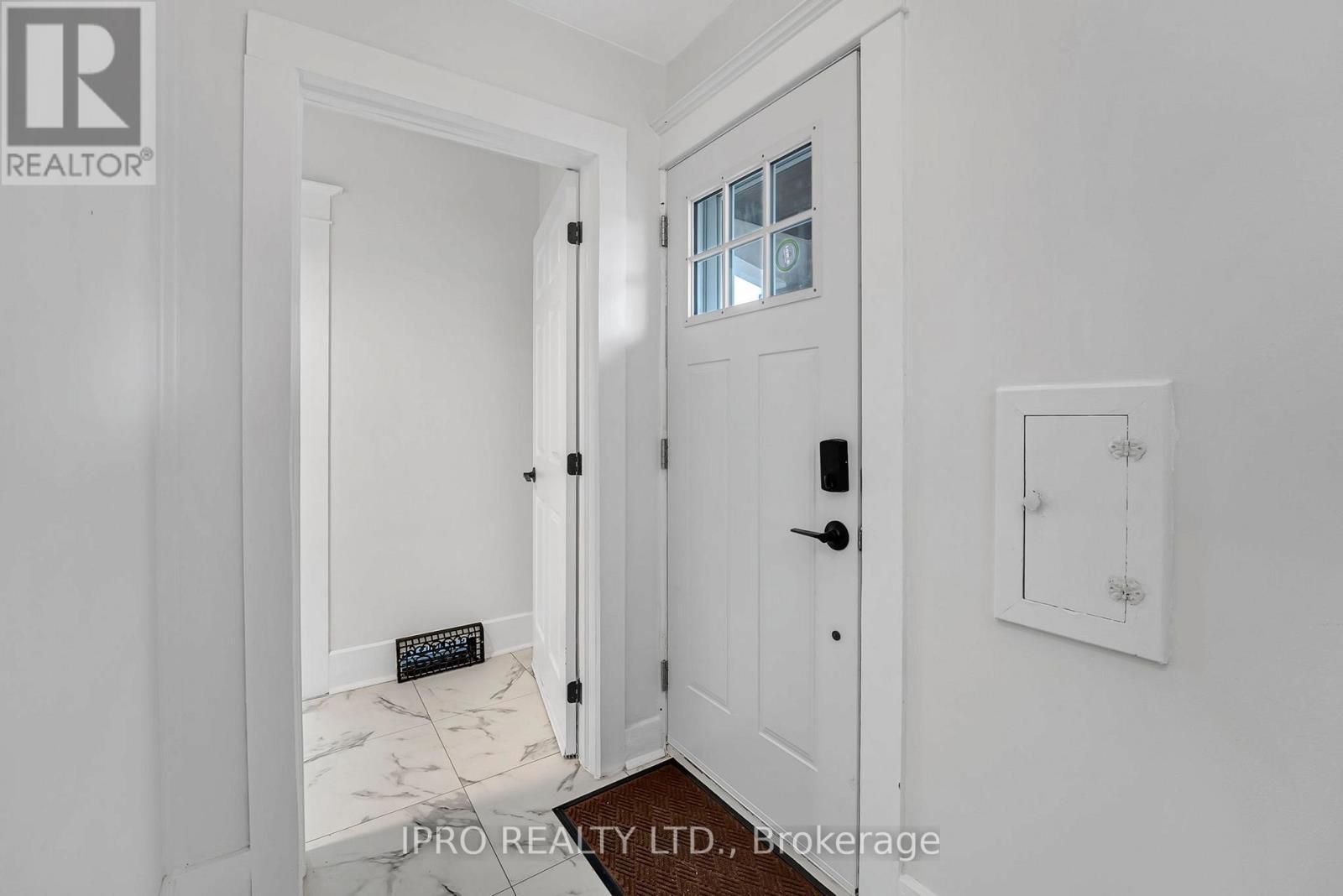 












436 COURTLAND AVENUE E

,
Kitchener,




Ontario
N2G2W4

