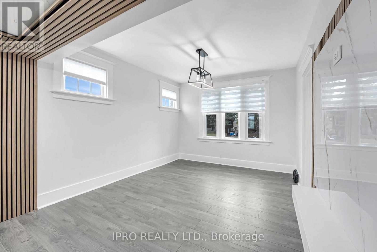 












436 COURTLAND AVENUE E

,
Kitchener,




Ontario
N2G2W4

