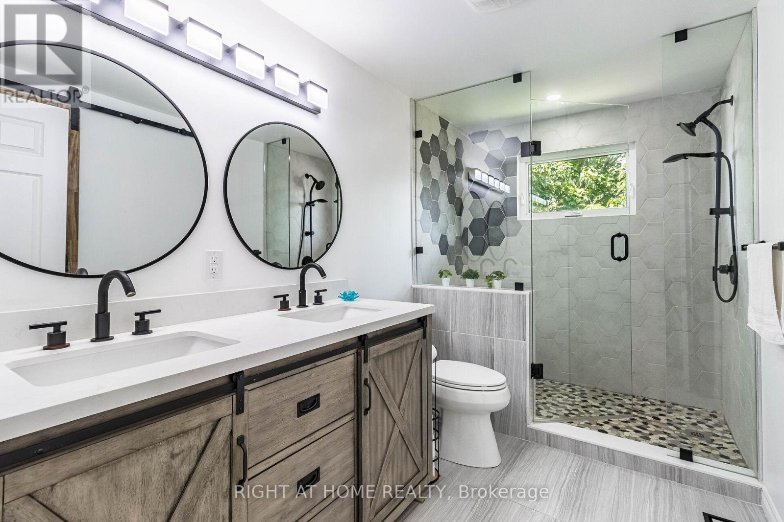 












248 MARY STREET

,
Guelph/Eramosa (Rockwood),




Ontario
N0B2K0

