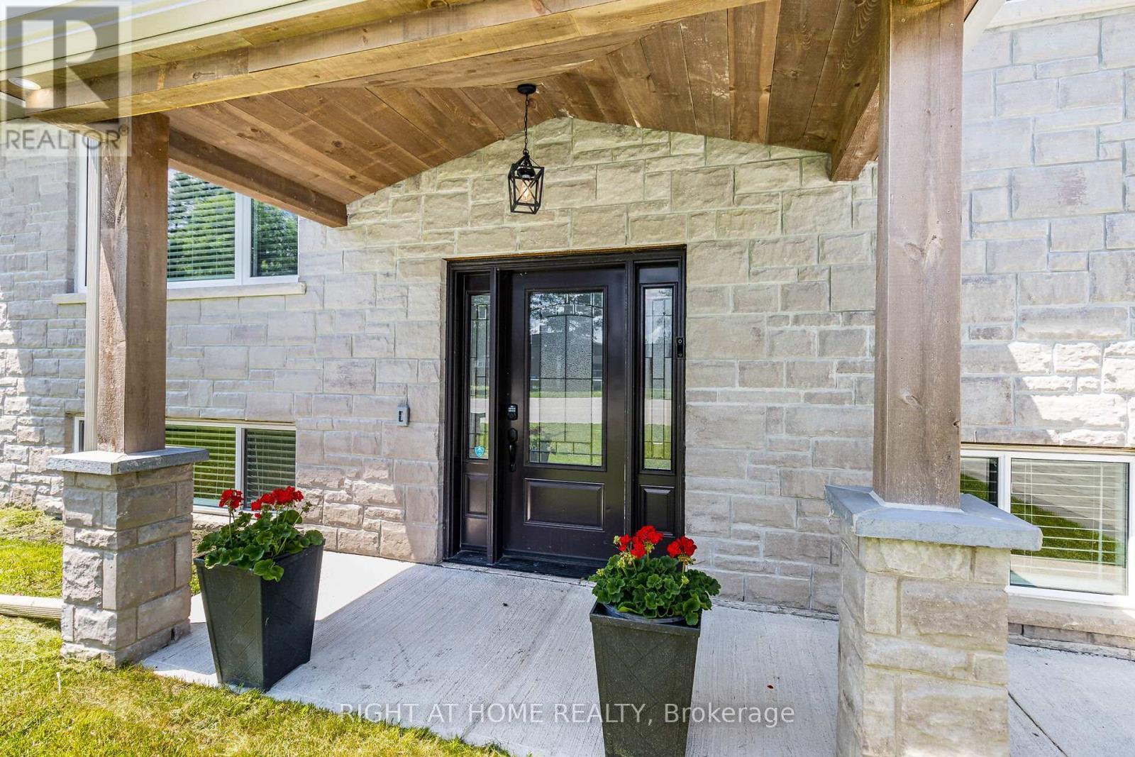 












248 MARY STREET

,
Guelph/Eramosa (Rockwood),




Ontario
N0B2K0

