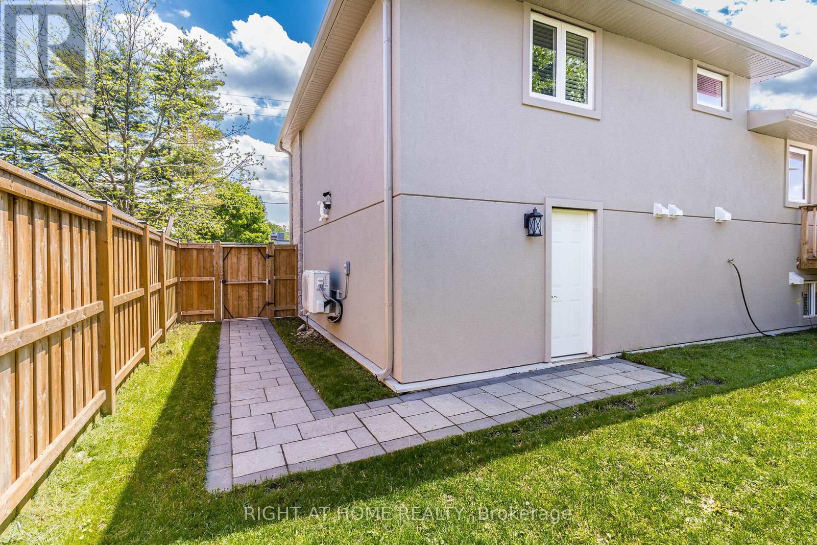 












248 MARY STREET

,
Guelph/Eramosa (Rockwood),




Ontario
N0B2K0

