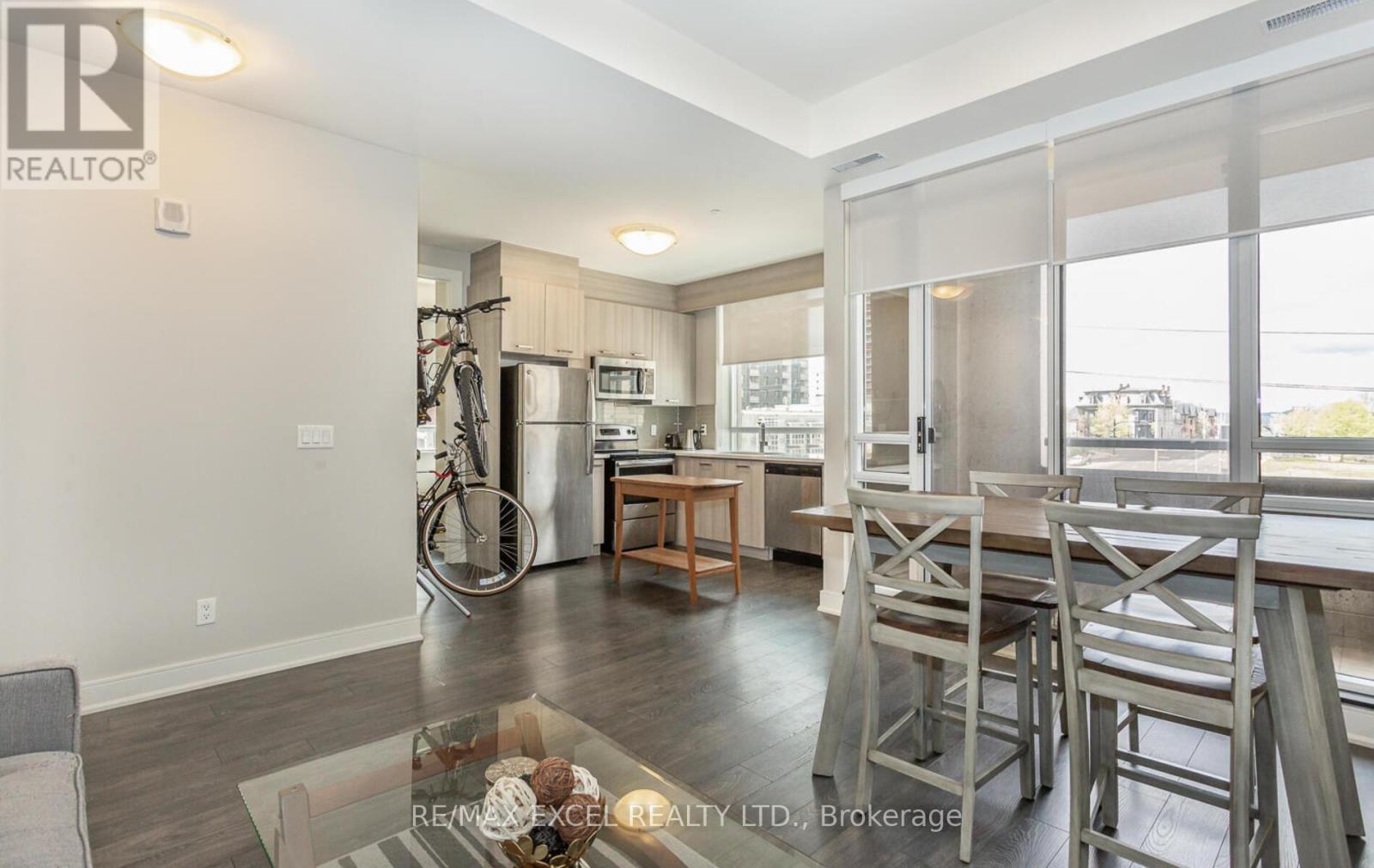 












403 - 150 MAIN STREET W

,
Hamilton (Central),




Ontario
L8P1H8

